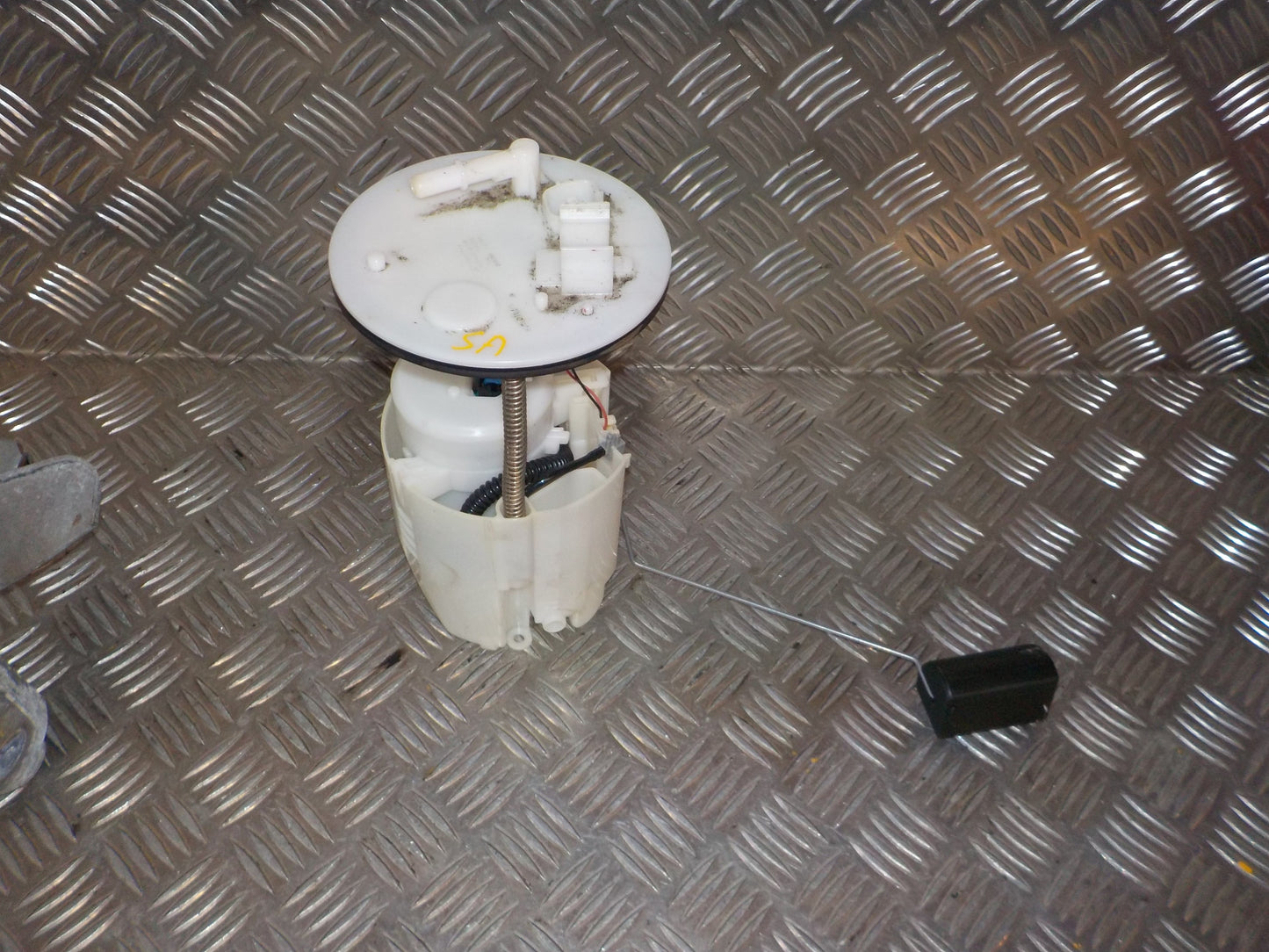 Mitsubishi Lancer Benz/Brændstofpumpe El Med OEM Nr. 1760A166 Fra Mitsubishi Ophugger