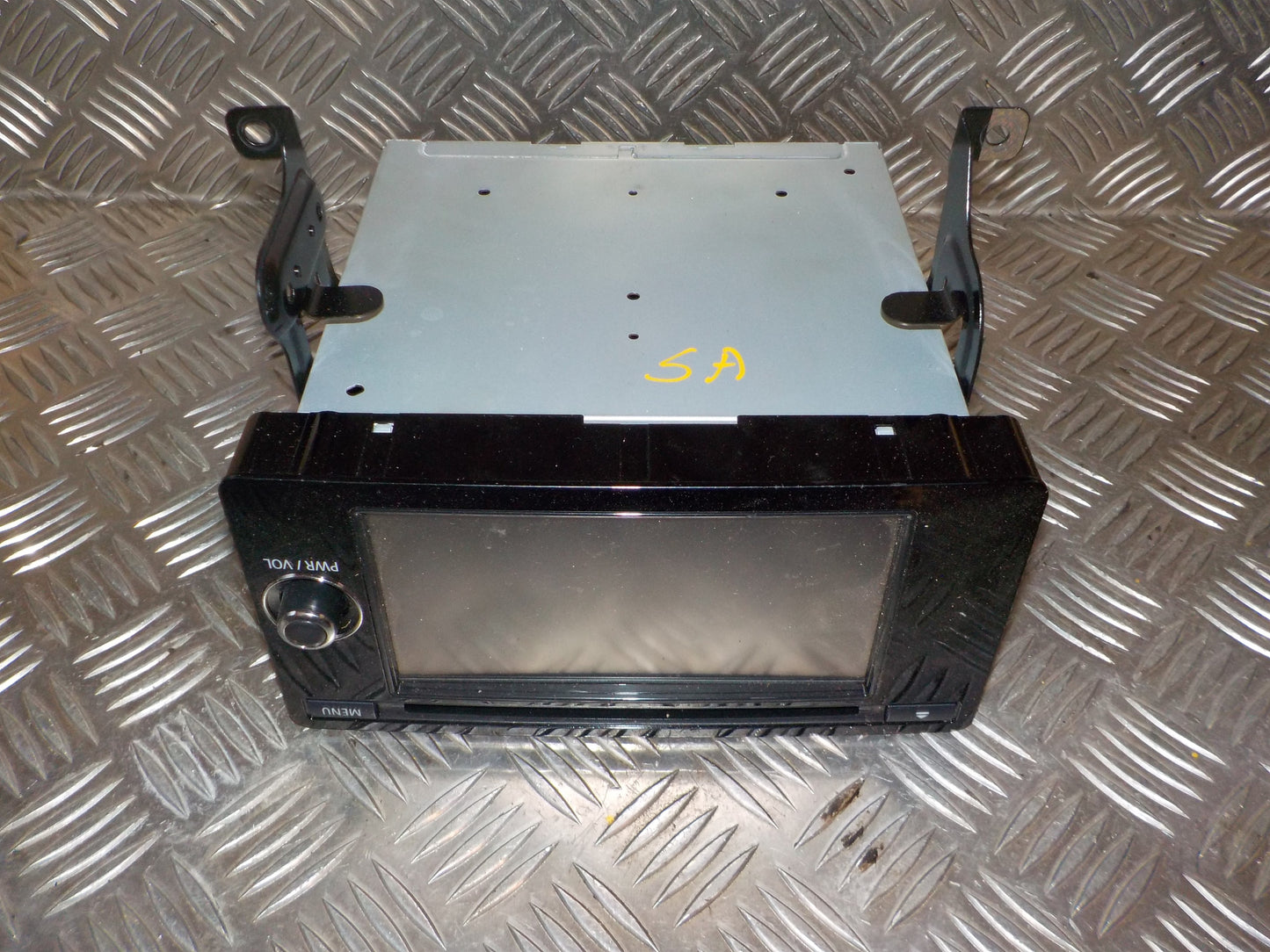 Mitsubishi Lancer Radio M/Cd Med OEM Nr. 8701A490 Fra Mitsubishi Ophugger