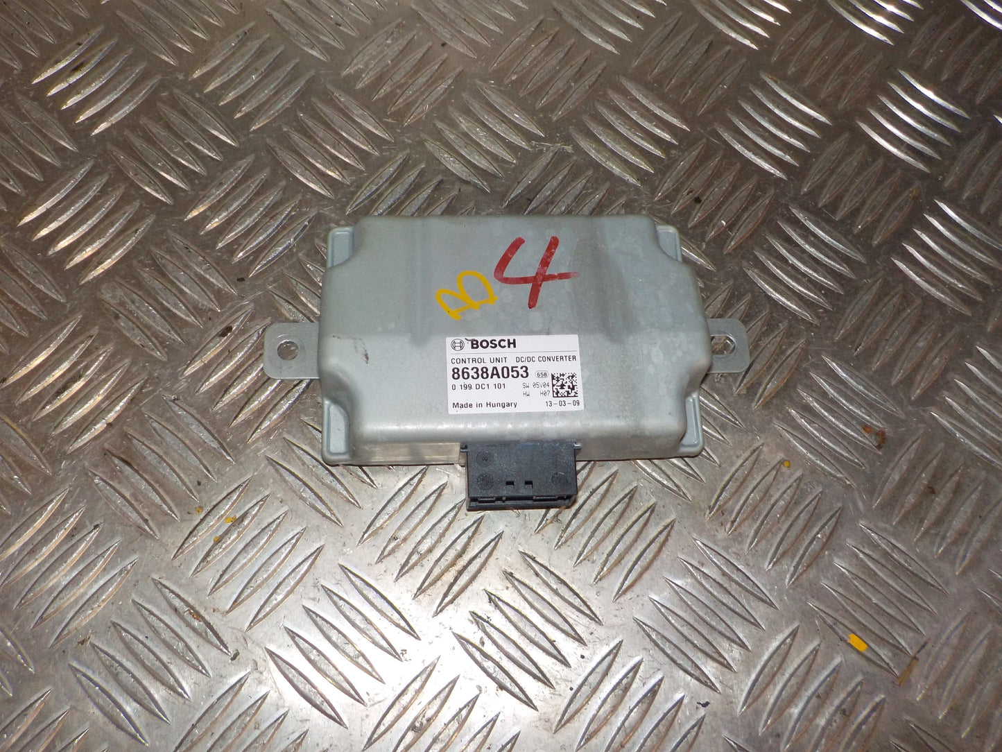 Mitsubishi Lancer Relæ Diverse Med OEM Nr. 8638A053 Fra Mitsubishi Ophugger