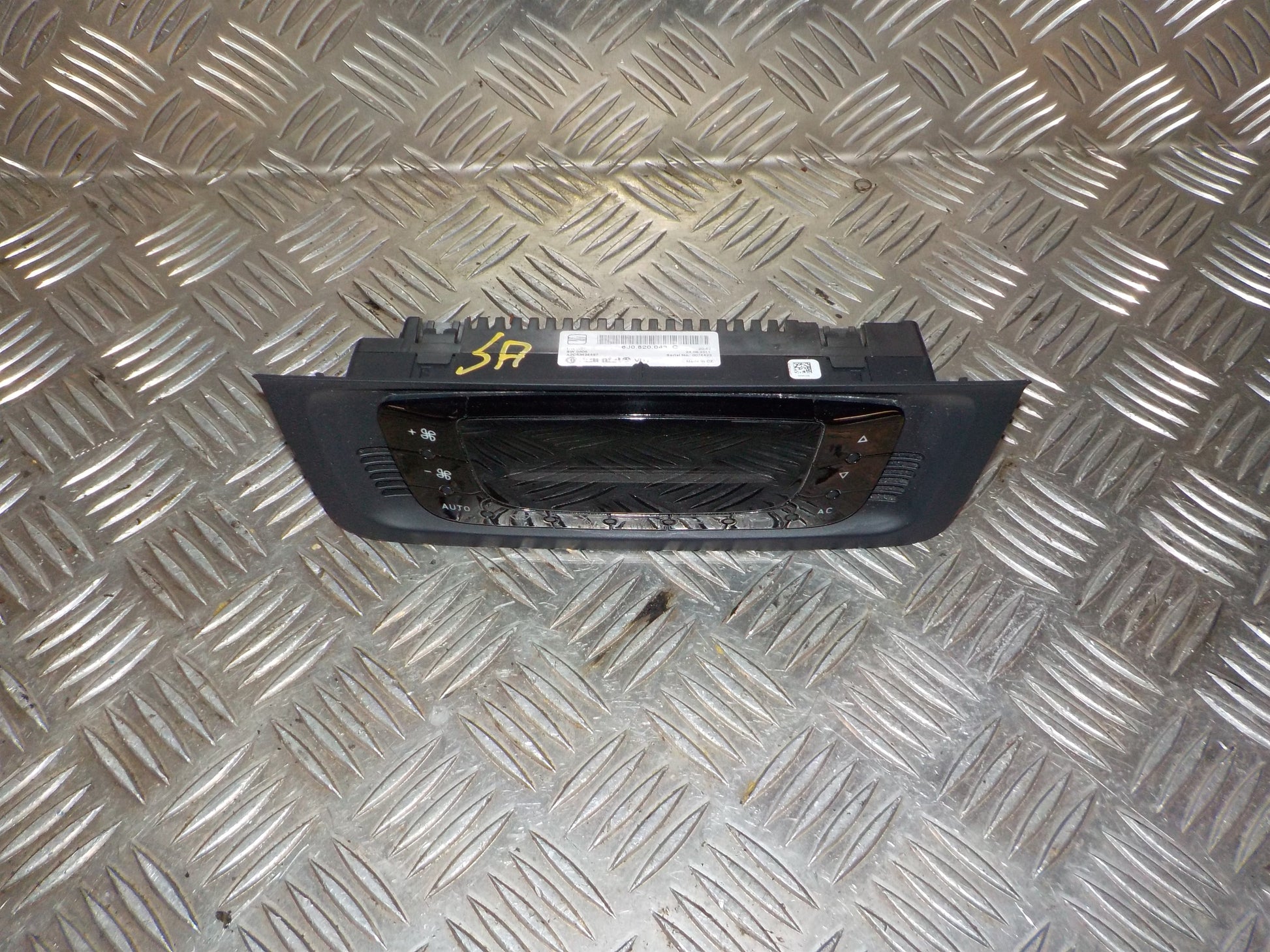 Seat Ibiza 6J Varmeregulering Med OEM Nr. 6J0820043C Fra Seat Ophugger