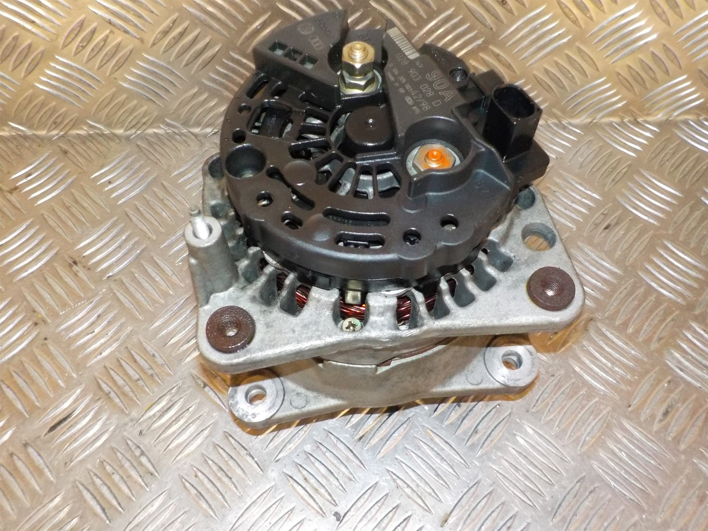 VW Golf 4 1J Generator Med OEM Nr. 028903028D Fra VW Ophugger