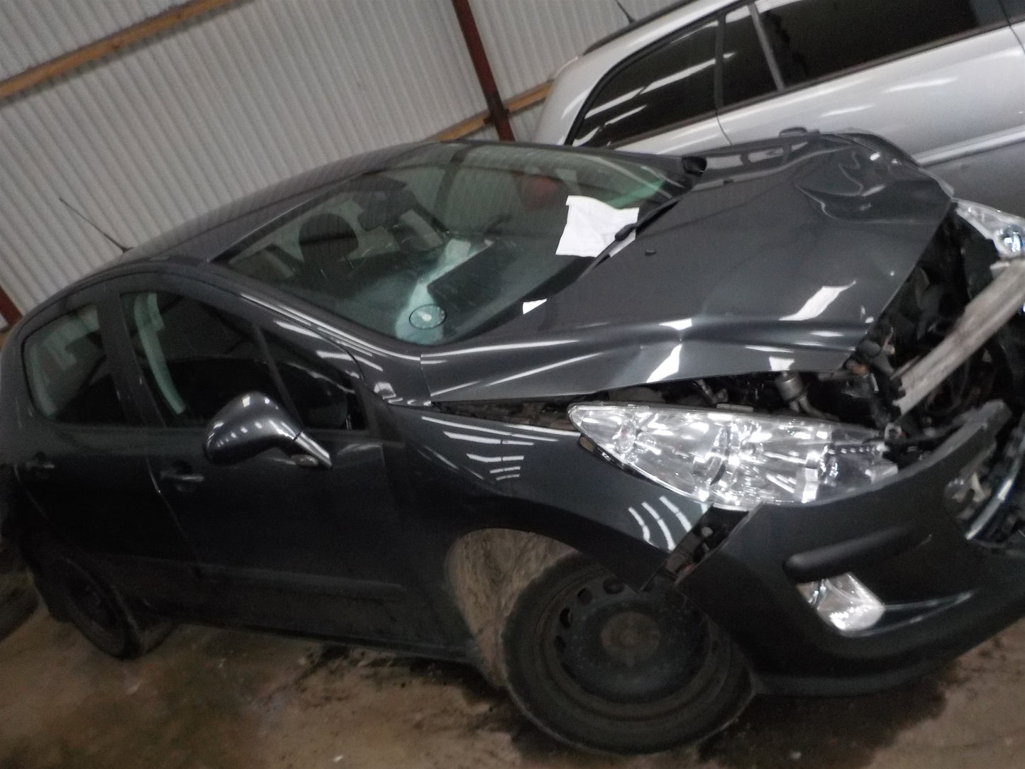 Peugeot 308 Pluk-Selv-Bil Med OEM Nr. Ophugger Fra Peugeot Ophugger