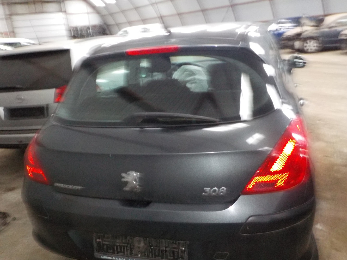 Peugeot 308 Pluk-Selv-Bil Med OEM Nr. Ophugger Fra Peugeot Ophugger