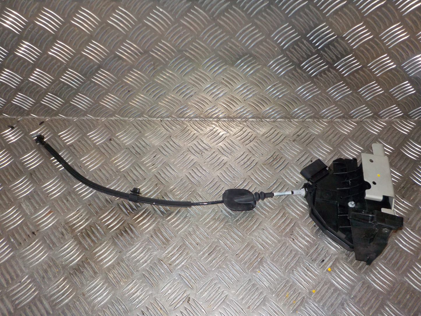 Ford Transit Custom Dørlås Med OEM Nr. BK21V219A64CG Fra Ford Ophugger