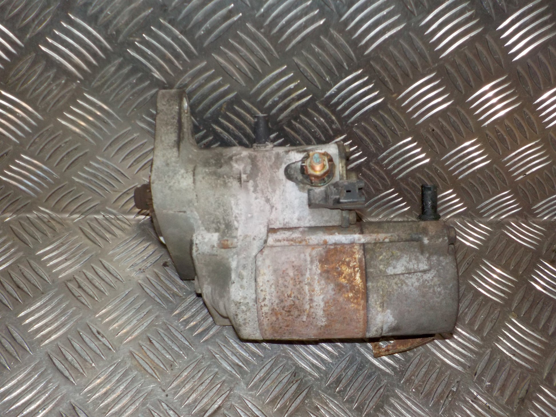 Toyota Yaris Jap. Starter Med OEM Nr. 2810033050 Fra Toyota Ophugger