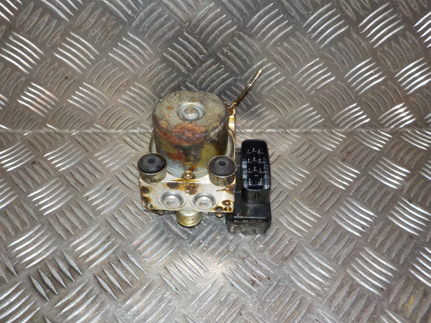 Toyota Yaris Jap. ABS Pumpe Med OEM Nr. 4405052300 Fra Toyota Ophugger