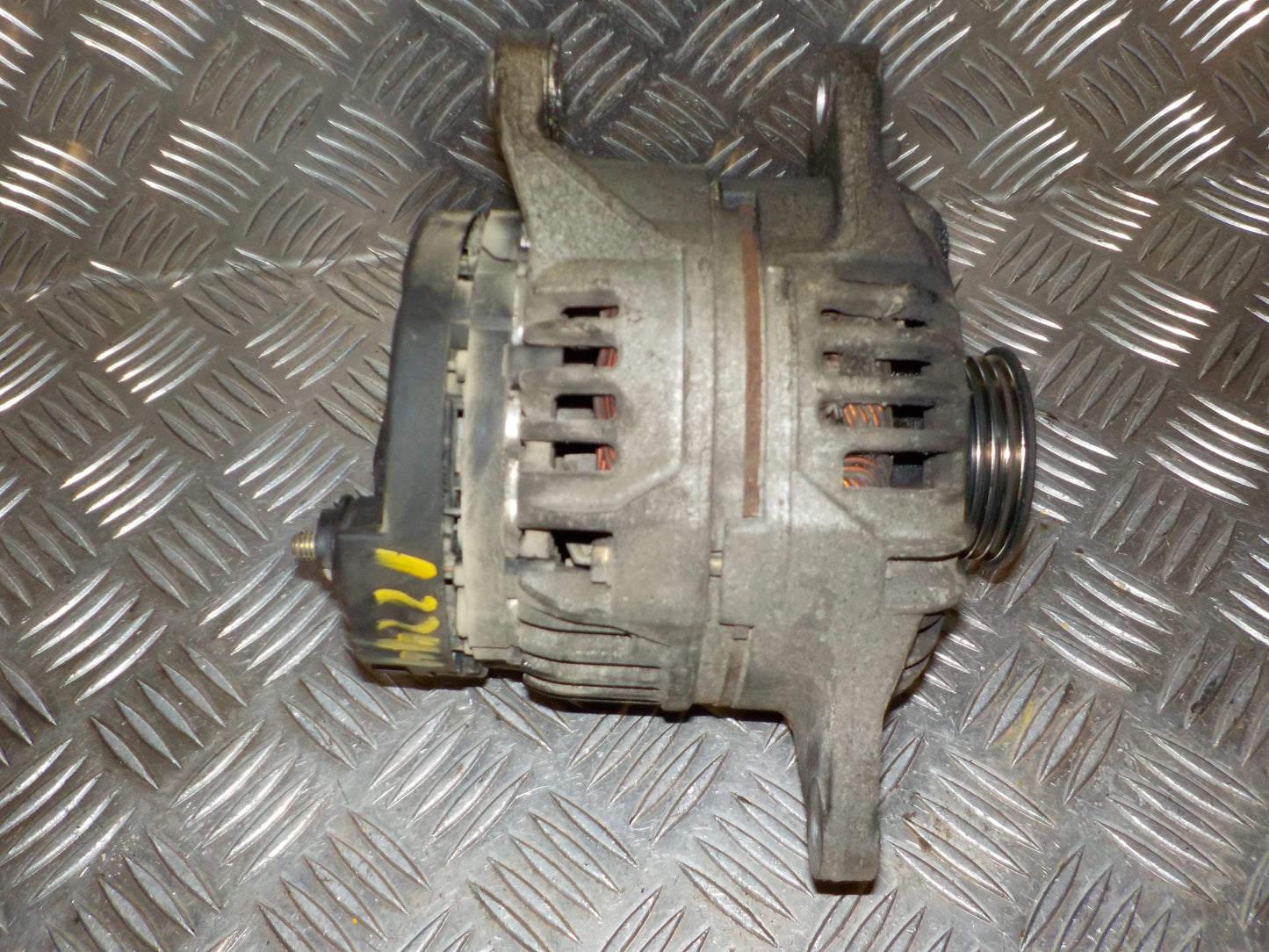 Mitsubishi Carisma Generator Med OEM Nr. 0124325010 Fra Mitsubishi Ophugger