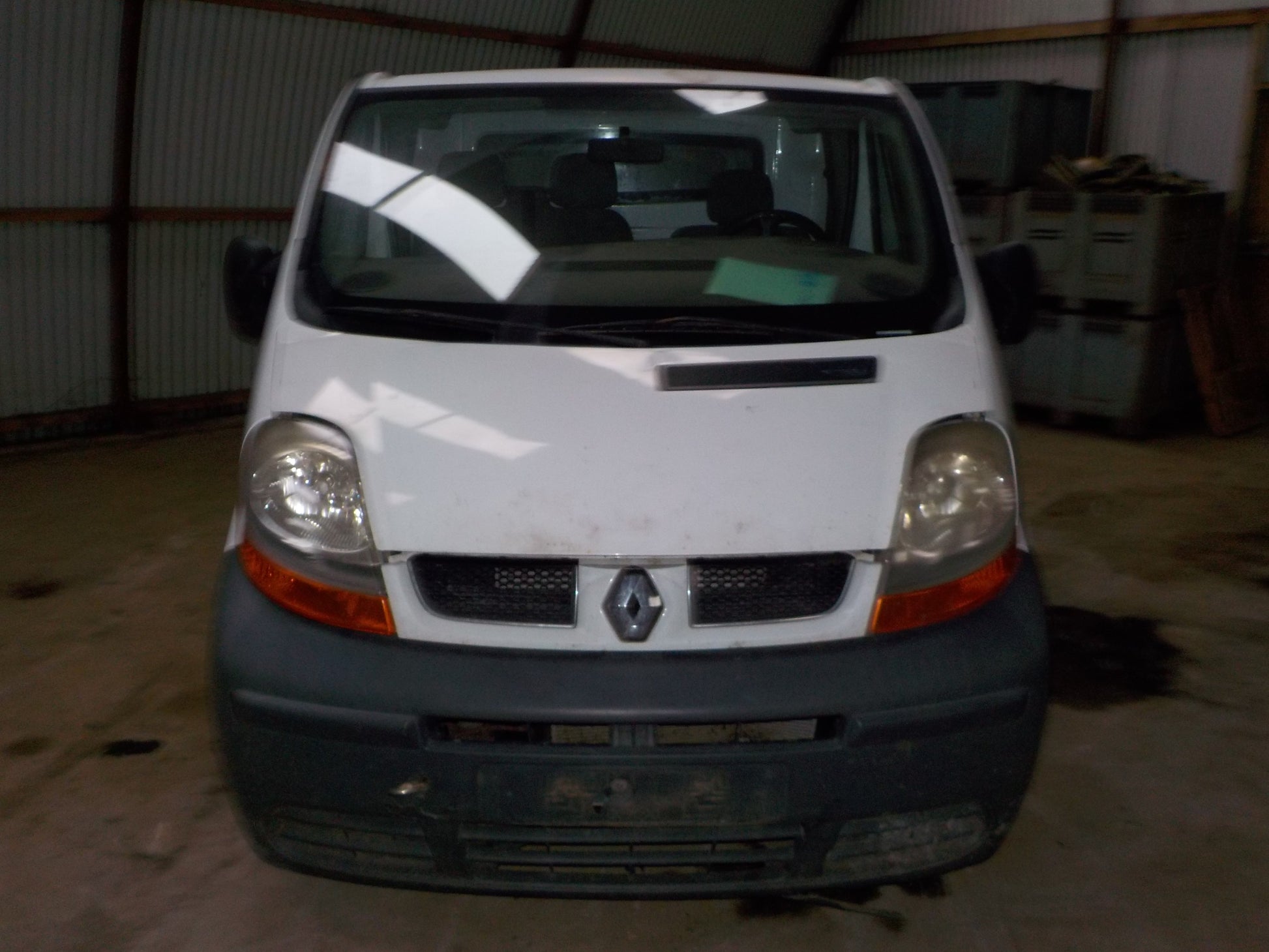 Renault Trafic 1 Pluk-Selv-Bil Med OEM Nr. Ophugger Fra Renault Ophugger