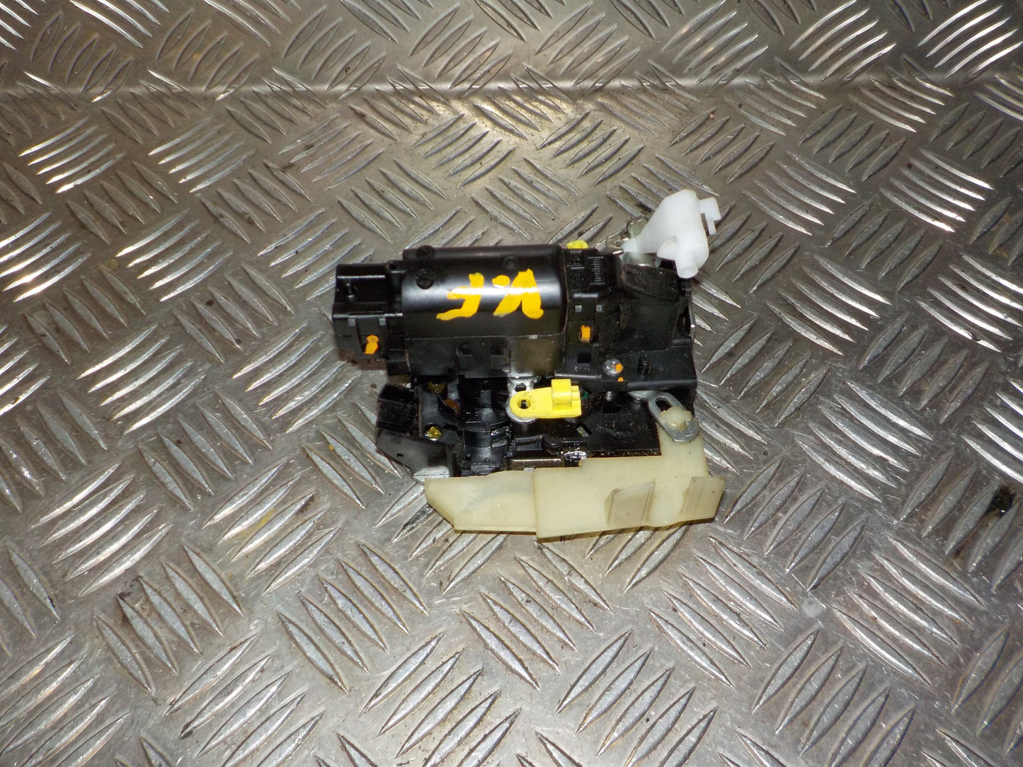 Dacia Dokker Dørlås Med OEM Nr. 805035239R Fra Dacia Ophugger