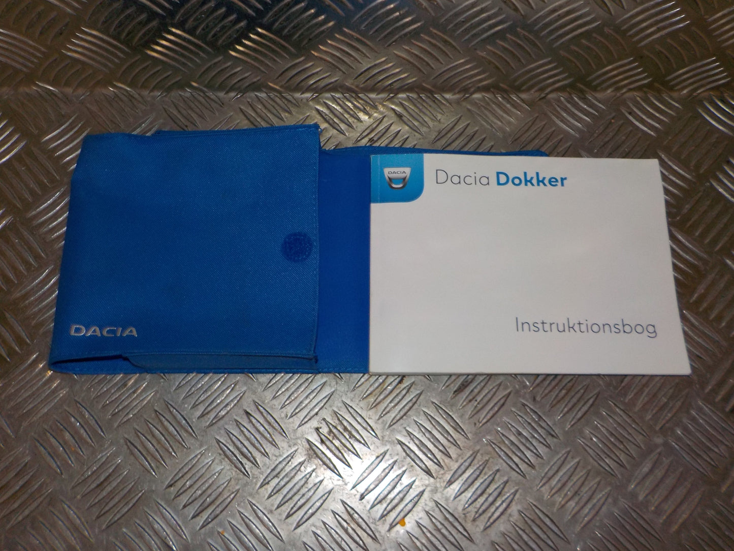 Dacia Dokker Instruktionsbog Med OEM Nr. DANSK Fra Dacia Ophugger