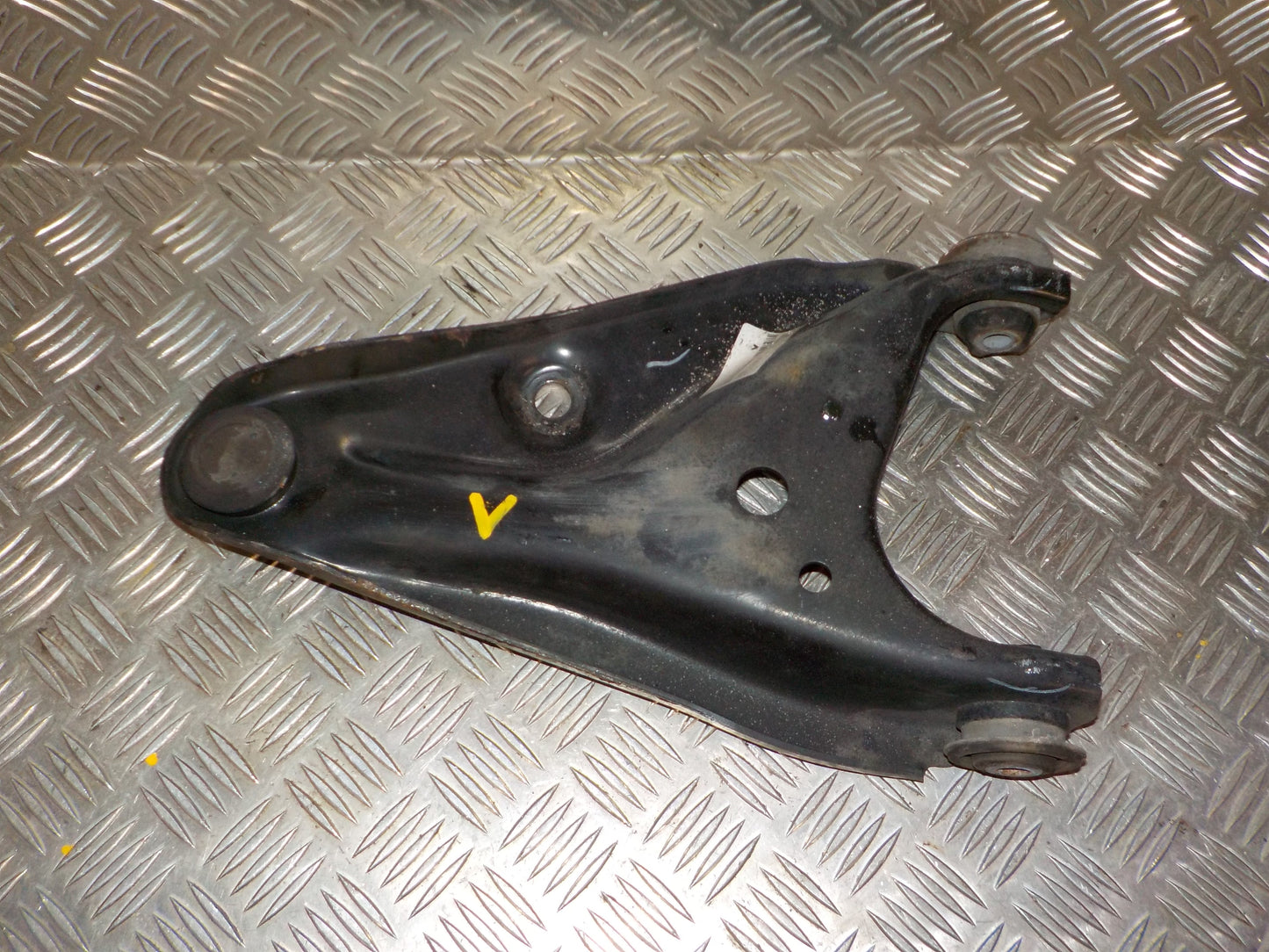 Dacia Dokker Bærearm F.N. V Med OEM Nr. 545017081R Fra Dacia Ophugger