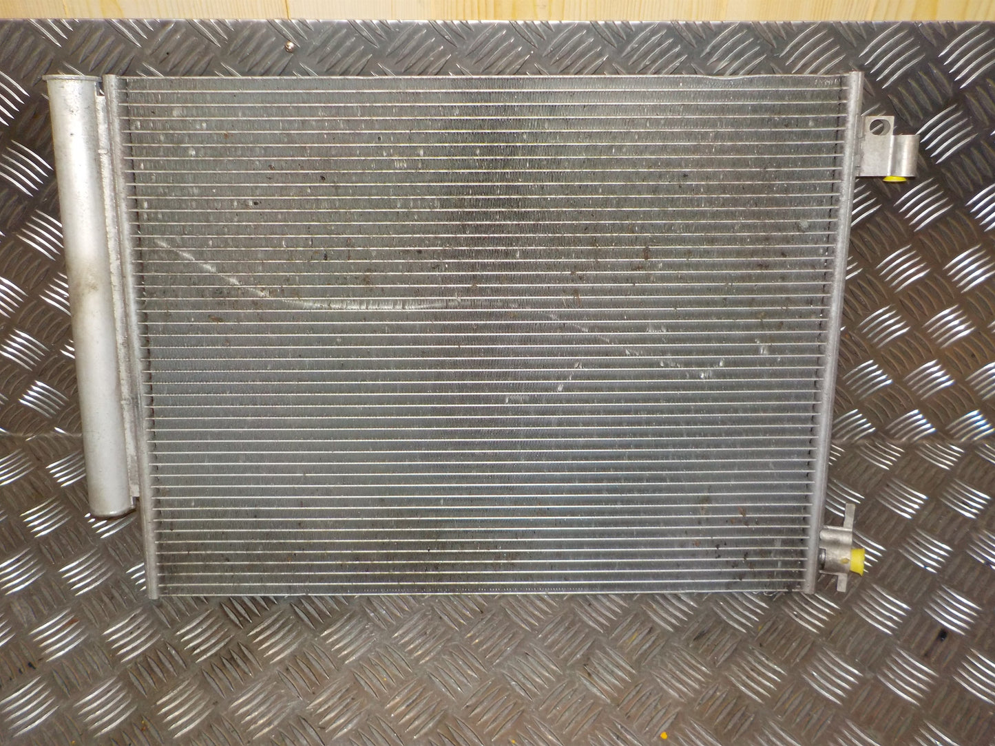 Dacia Dokker Køler Aircond Med OEM Nr. 92100654RB Fra Dacia Ophugger