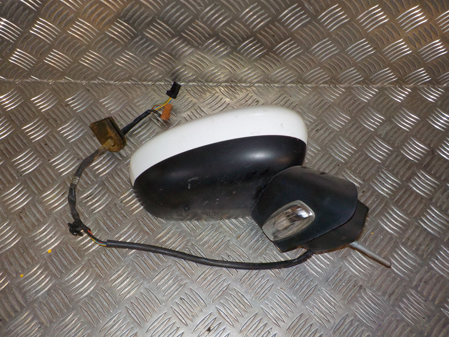 Citroen C3 II Sidespejl Med OEM Nr. 8154AR Fra Citroen Ophugger