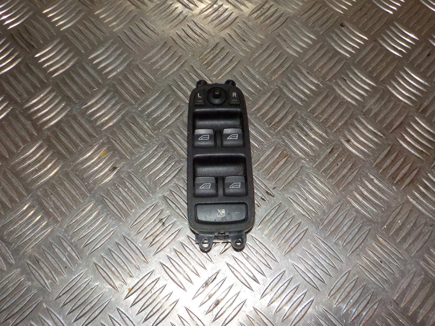 Volvo S40/V50 Kontakt Rudehejs Med OEM Nr. 30710787 Fra Volvo Ophugger