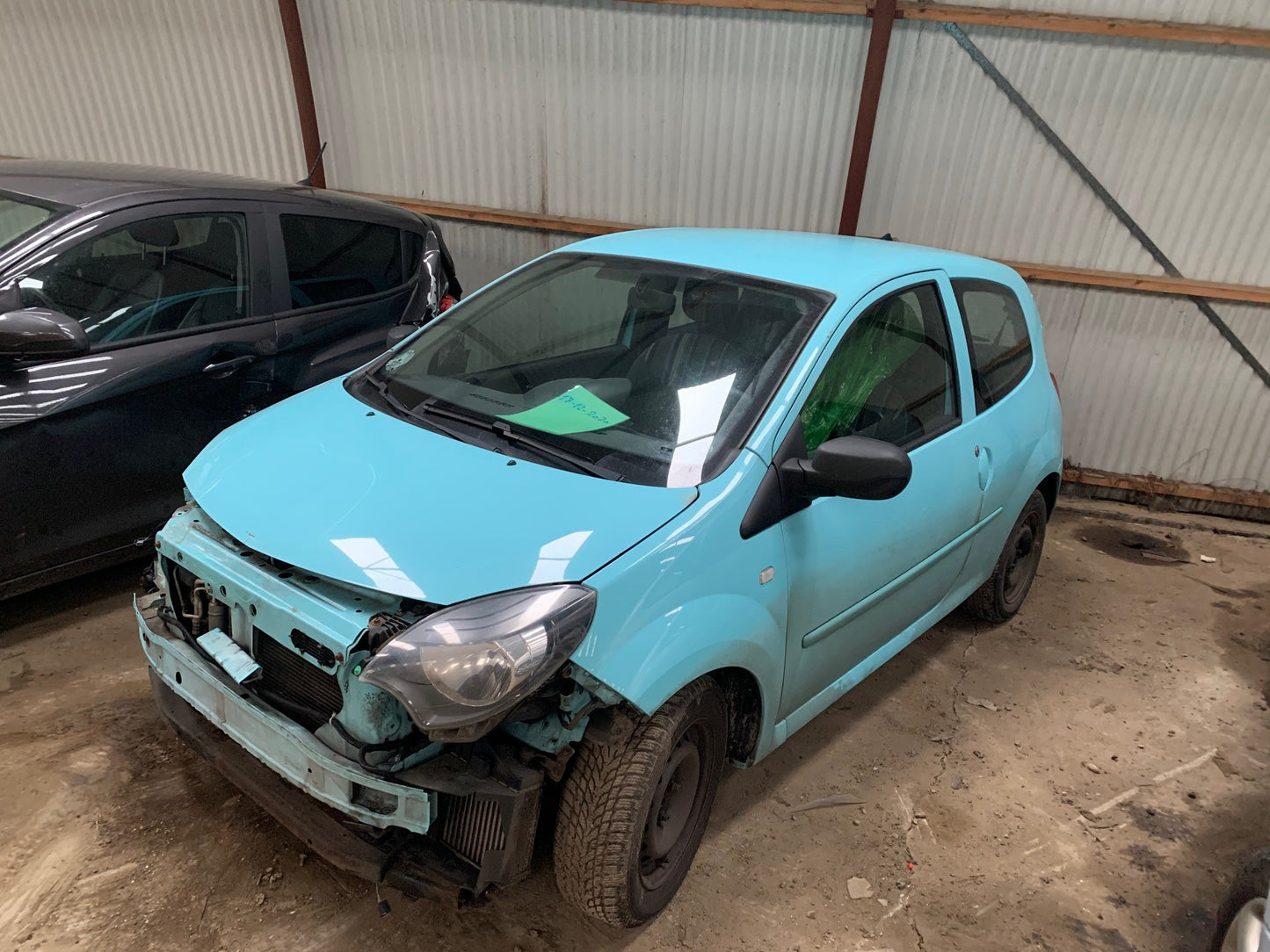 Renault Twingo 2 Pluk-Selv-Bil Med OEM Nr. Ophugger Fra Renault Ophugger