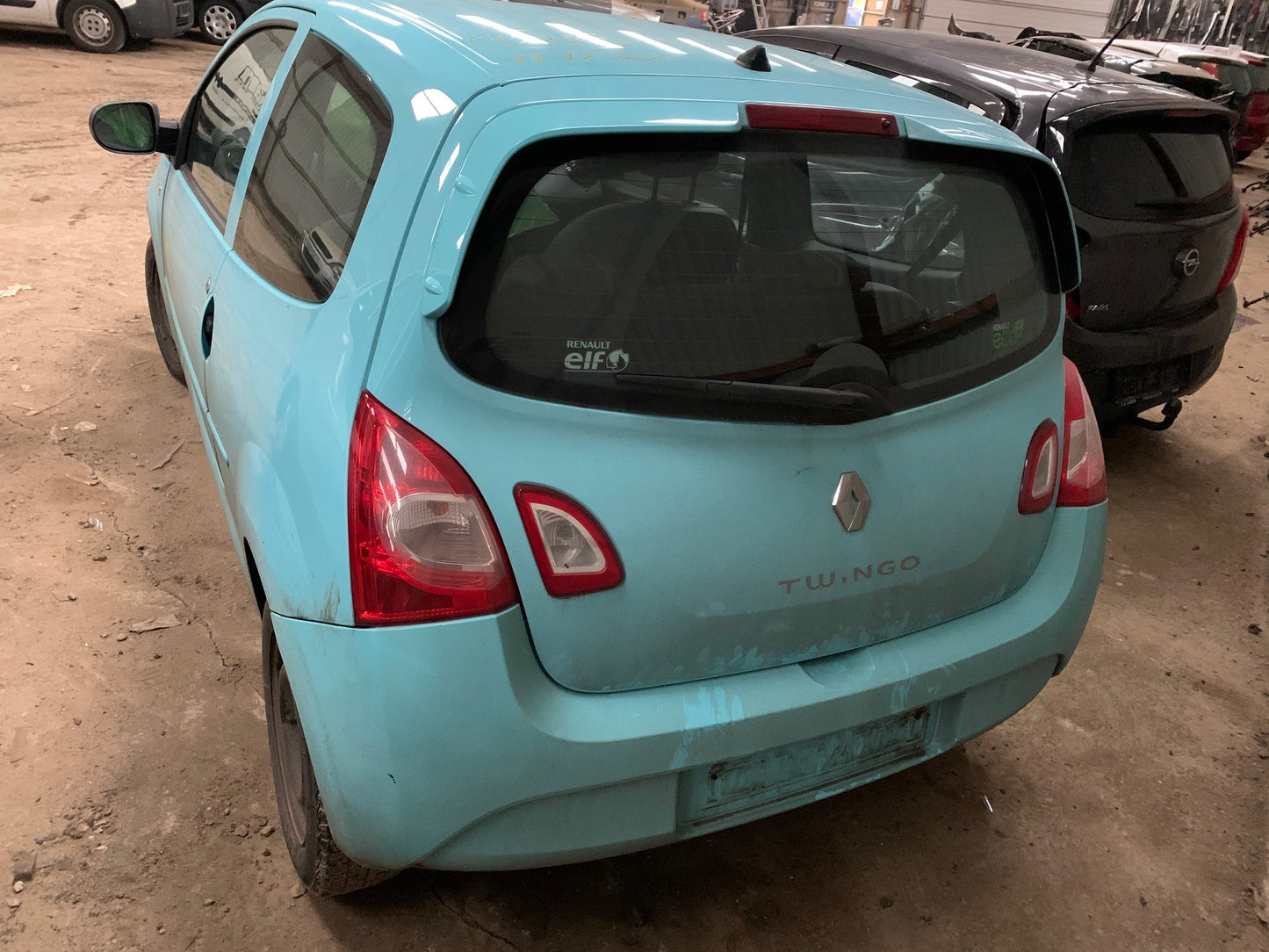 Renault Twingo 2 Pluk-Selv-Bil Med OEM Nr. Ophugger Fra Renault Ophugger