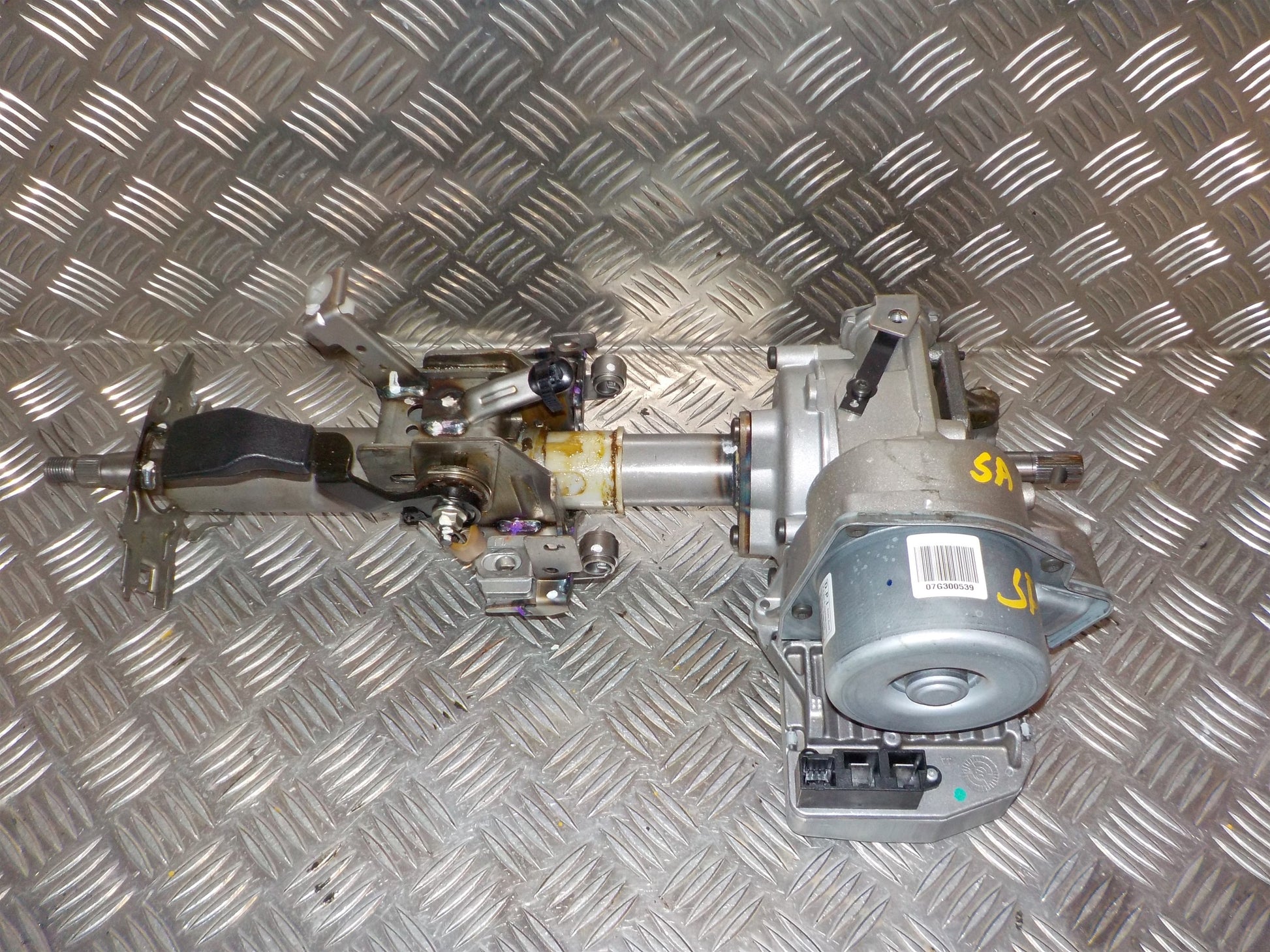 Kia Ceed Ratstamme M/El-Servo Med OEM Nr. 563101H500	 Fra Kia Ophugger