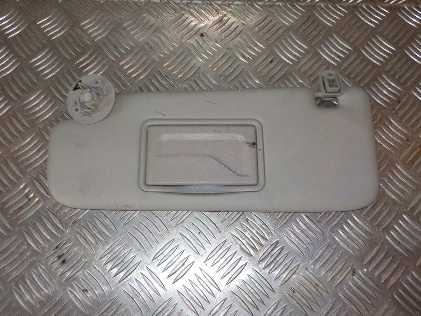 Chevrolet Aveo Solskærm Med OEM Nr. Ophugger Fra Chevrolet Ophugger