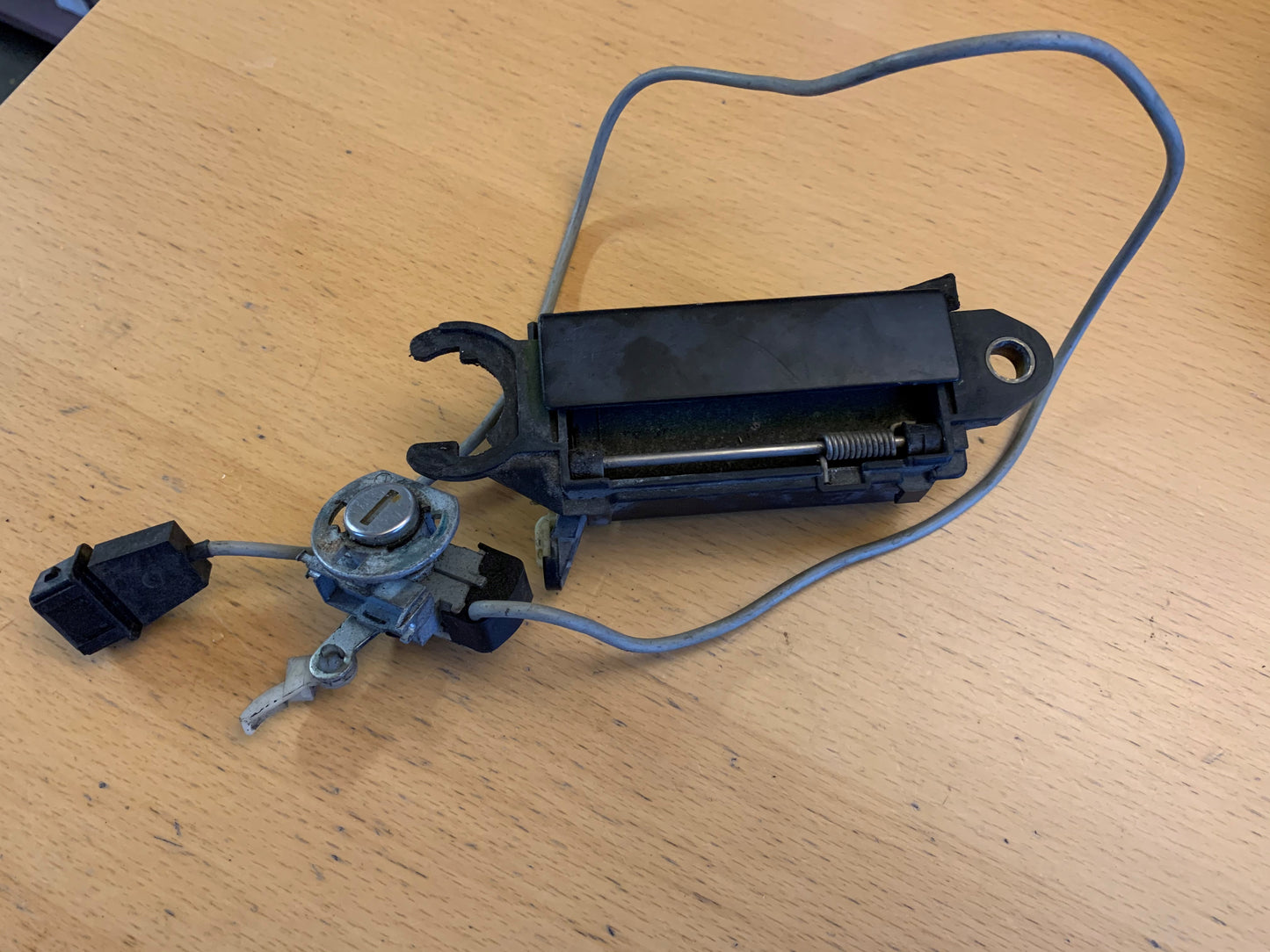 Audi A4 8D Håndtag Udvendig Med OEM Nr. Ophugger Fra Audi Ophugger