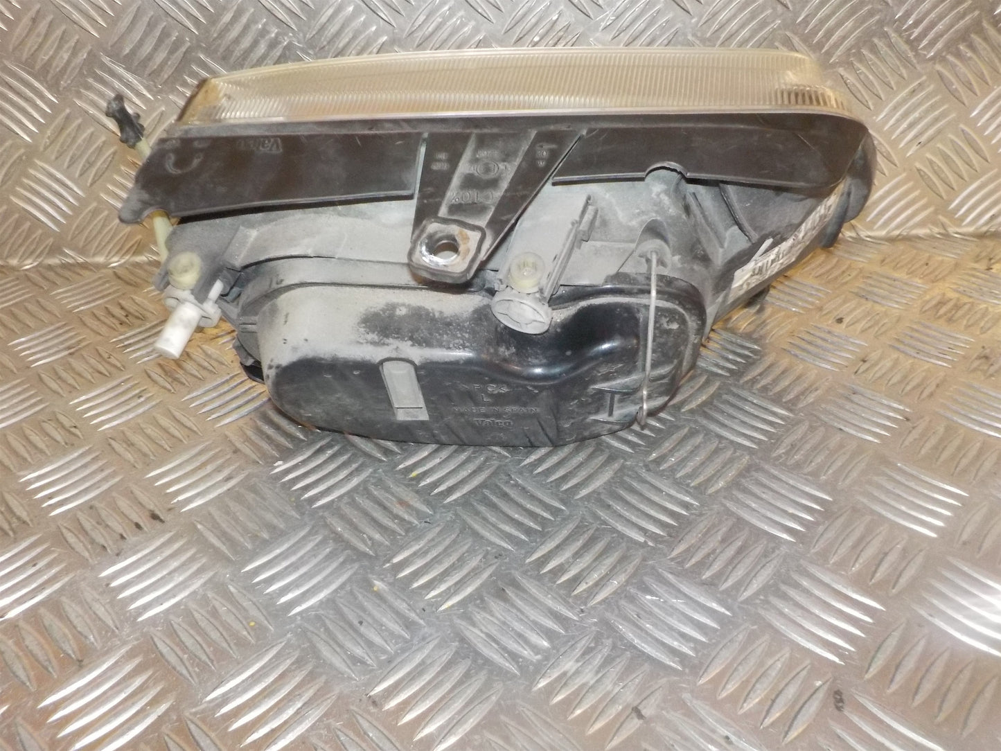 VW Polo Facel. 6N Forlygte Med OEM Nr. 6N1941015AD Fra VW Ophugger