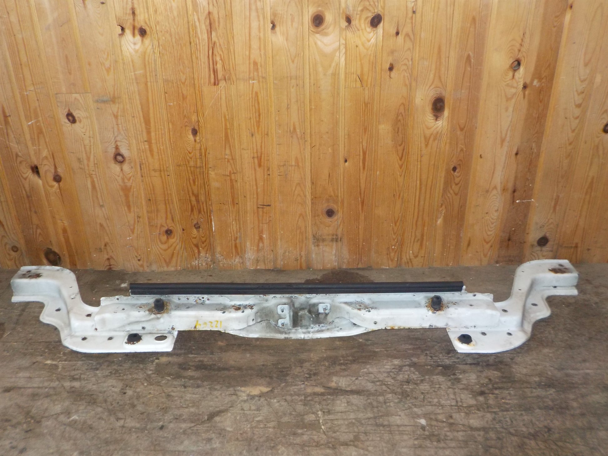 Peugeot Bipper Låseplade Med OEM Nr. 7106F6 Fra Peugeot Ophugger