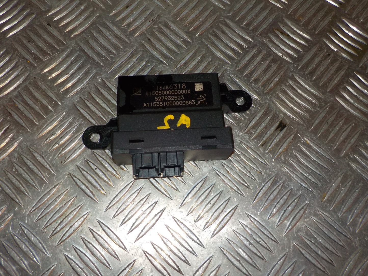 Opel Karl Bcm / Komfortkomputer Med OEM Nr. 527932523 Fra Opel Ophugger