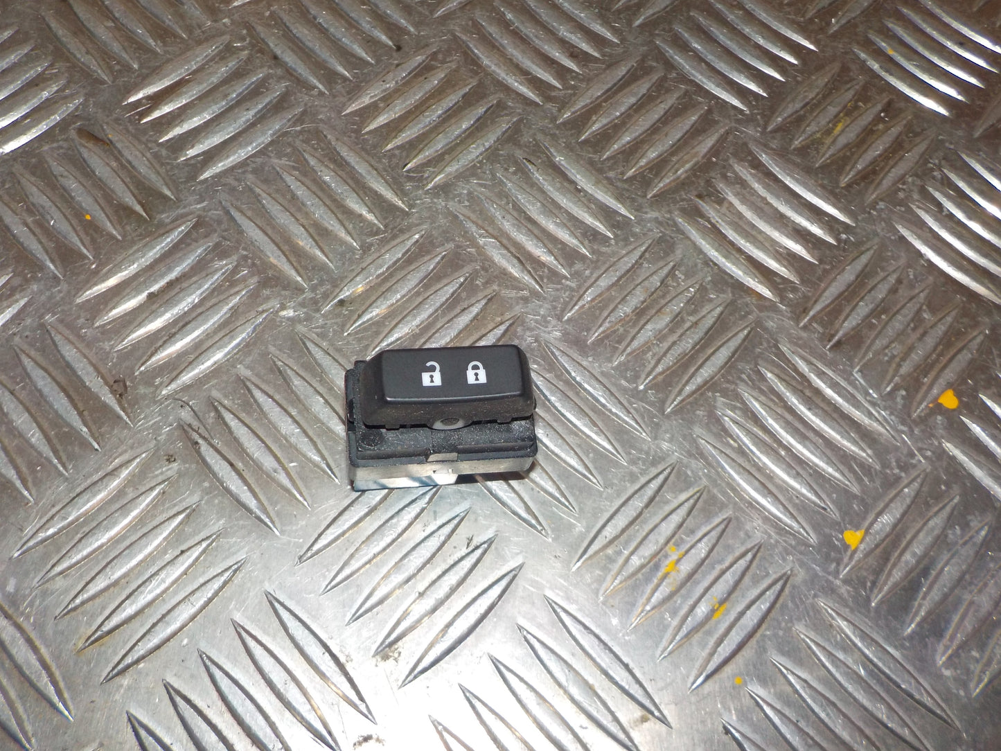 Opel Karl Kontakt Diverse Med OEM Nr. 95299159 Fra Opel Ophugger