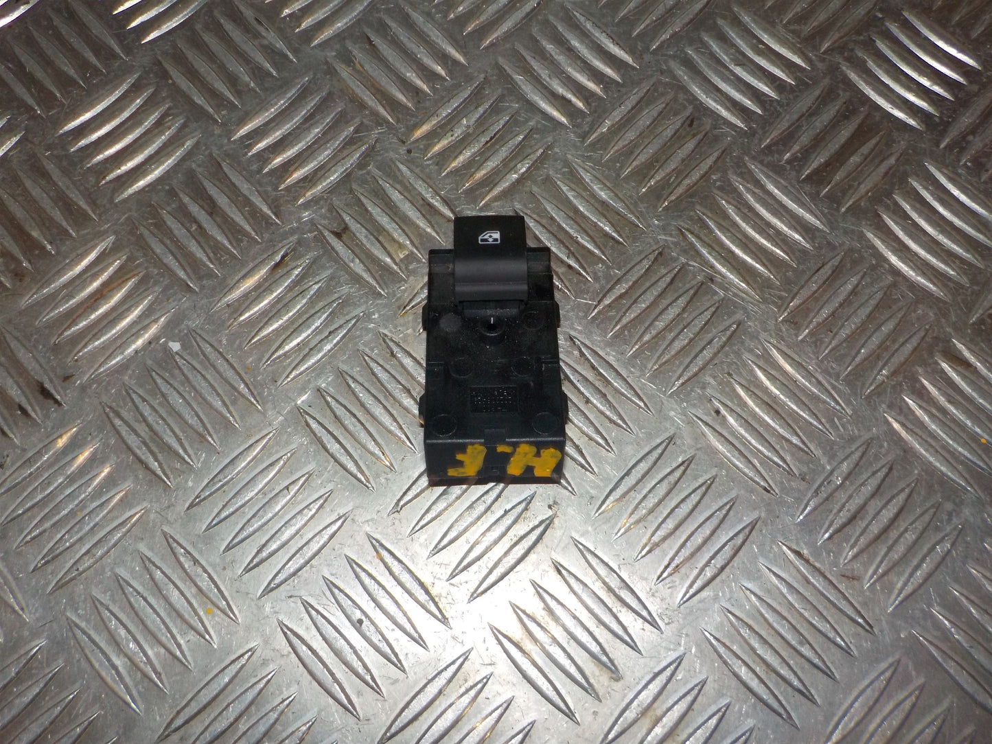 Opel Karl Kontakt Rudehejs Med OEM Nr. 95407143 Fra Opel Ophugger