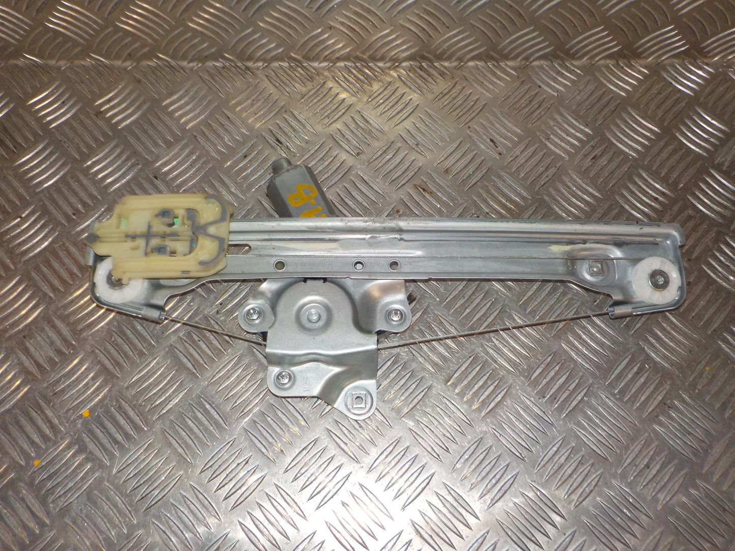 Opel Karl Rudemotor - Rudehejs Med OEM Nr. 98810M2X10 Fra Opel Ophugger