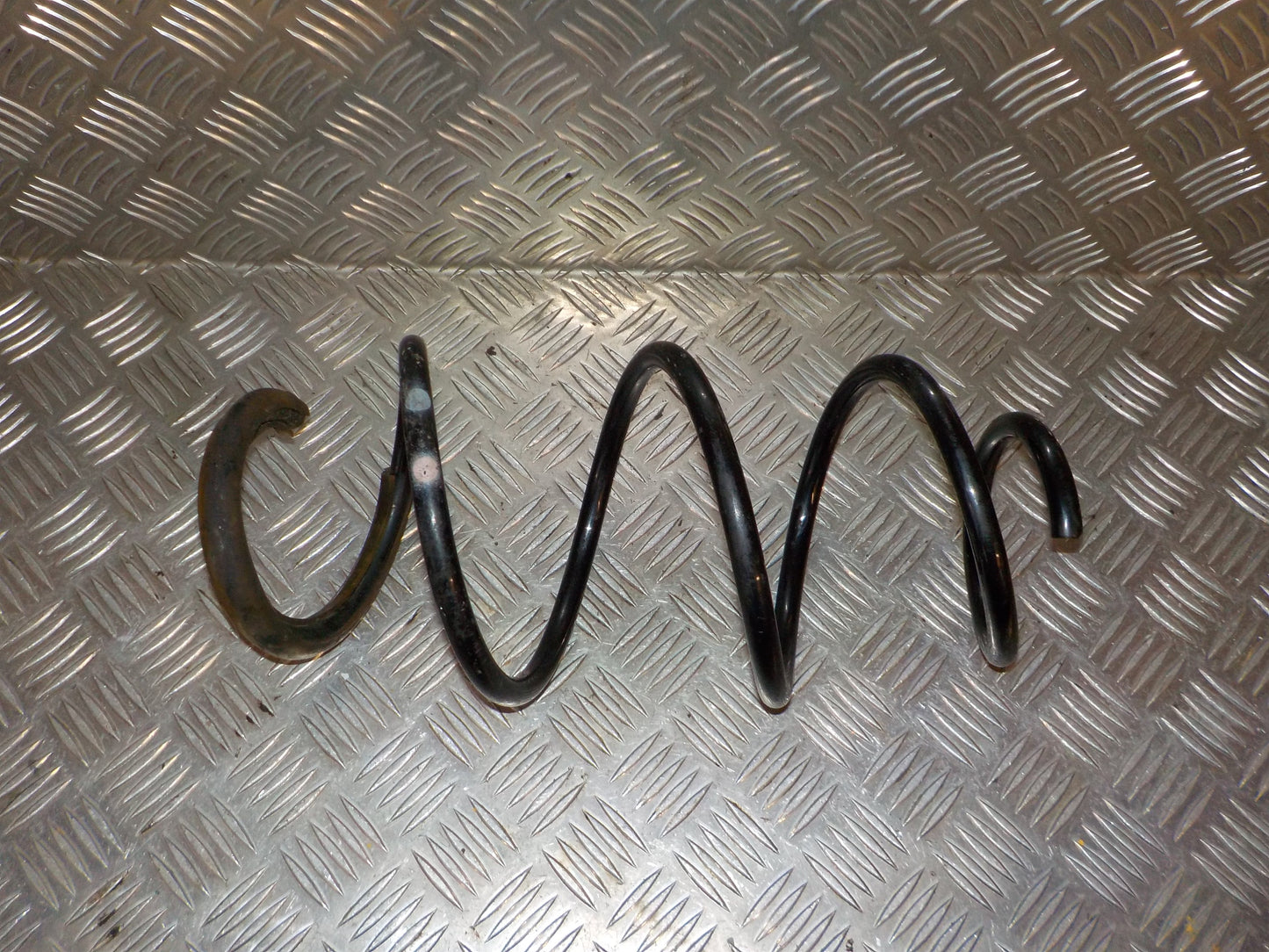 Renault Clio 4 Forfjeder Med OEM Nr. 540102606R Fra Renault Ophugger