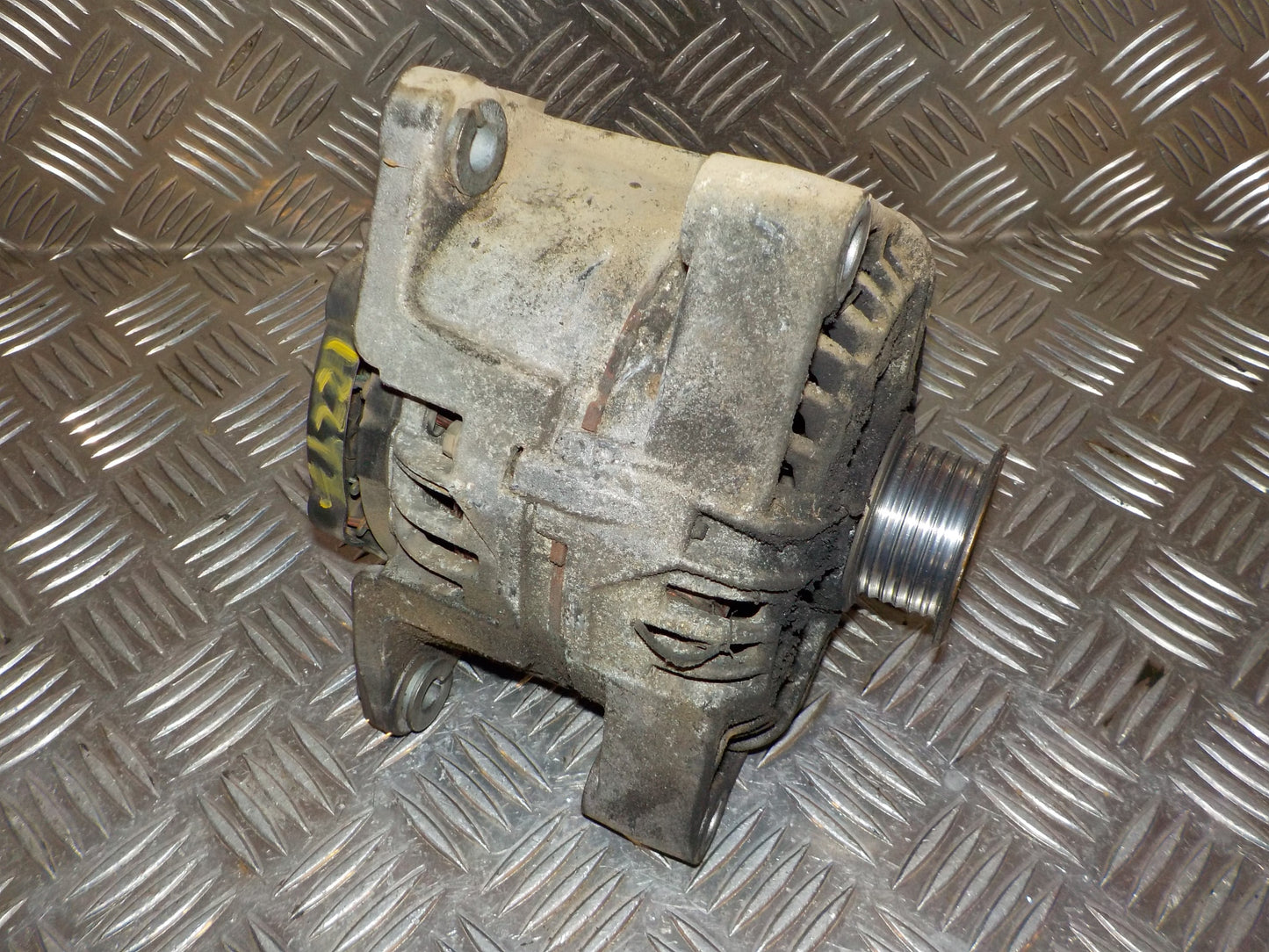 Opel Astra G Generator Med OEM Nr. 0124515032 Fra Opel Ophugger