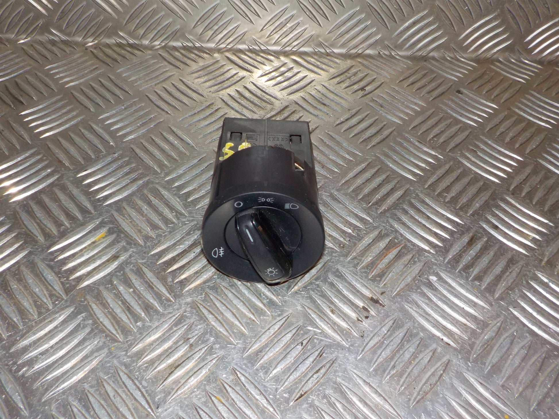 Seat Mii Kontakt Lys Med OEM Nr. 6R0941531B Fra Seat Ophugger