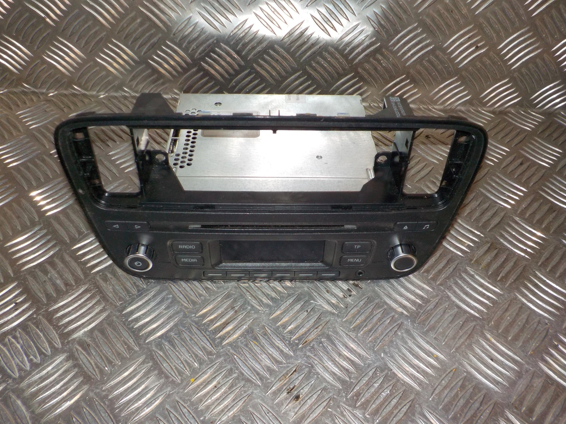 Seat Mii Radio M/Cd Med OEM Nr. 1SL035156D Fra Seat Ophugger