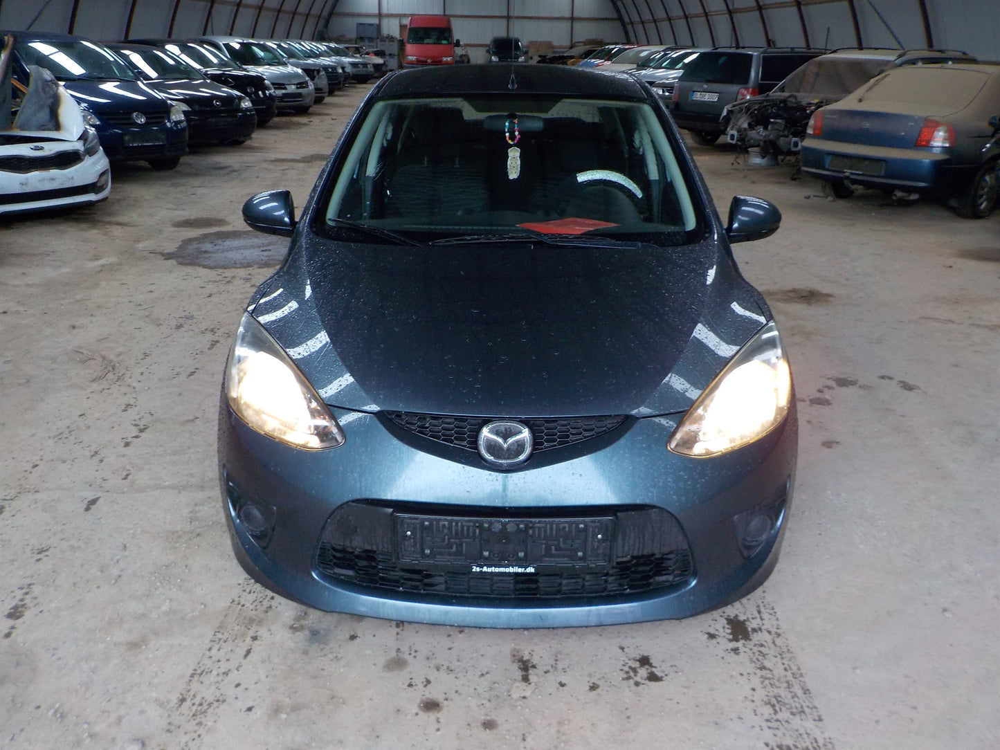 Mazda 2 DE Pluk-Selv-Bil Med OEM Nr. Ophugger Fra Mazda Ophugger