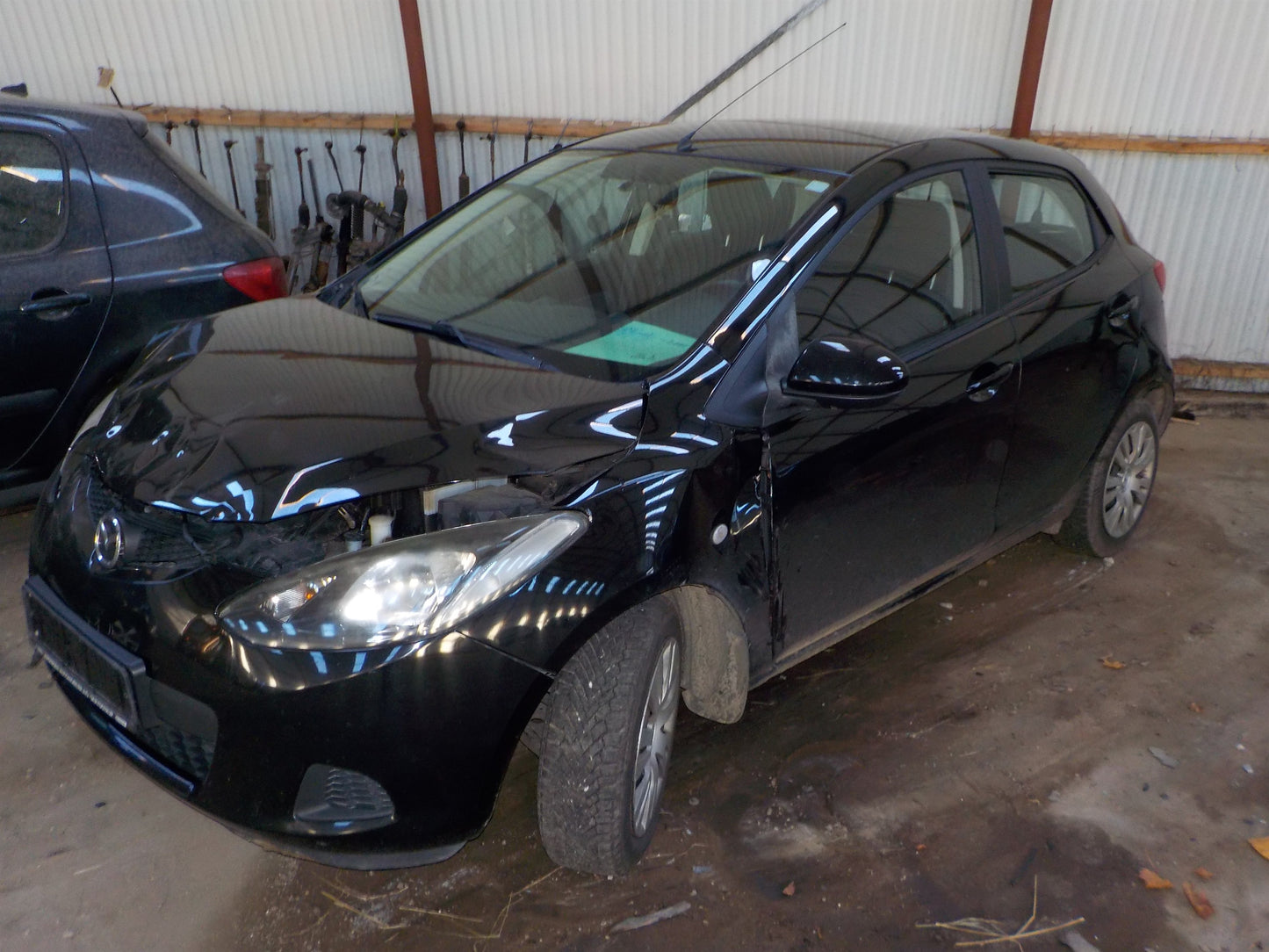 Mazda 2 DE Pluk-Selv-Bil Med OEM Nr. Ophugger Fra Mazda Ophugger