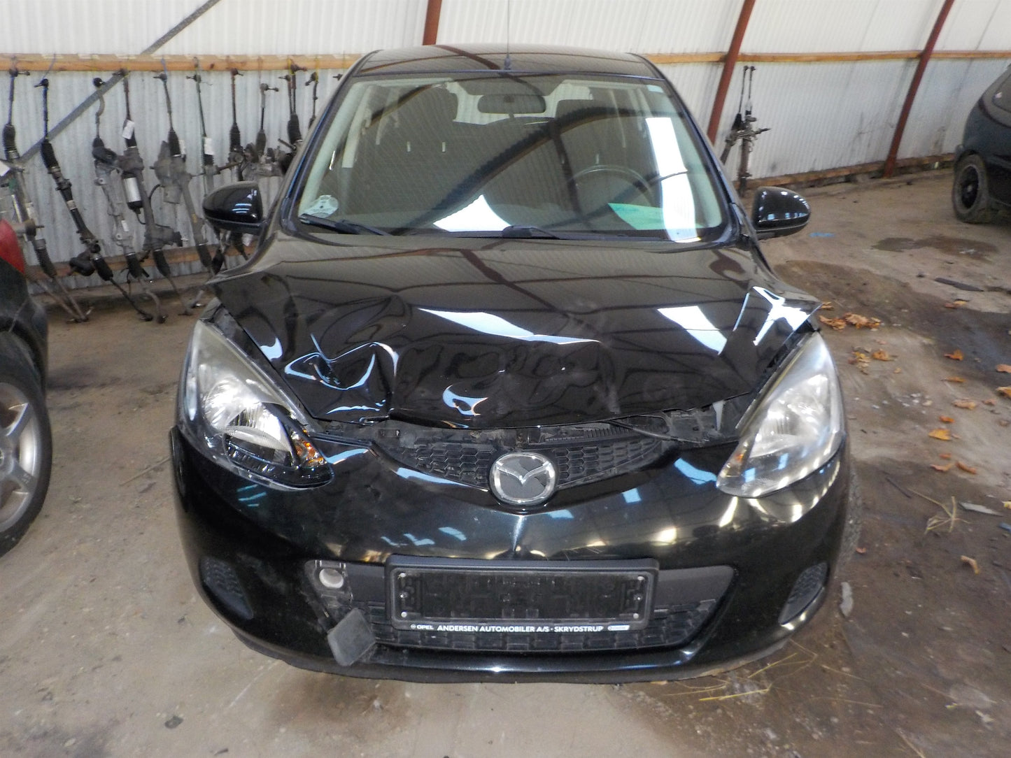 Mazda 2 DE Pluk-Selv-Bil Med OEM Nr. Ophugger Fra Mazda Ophugger