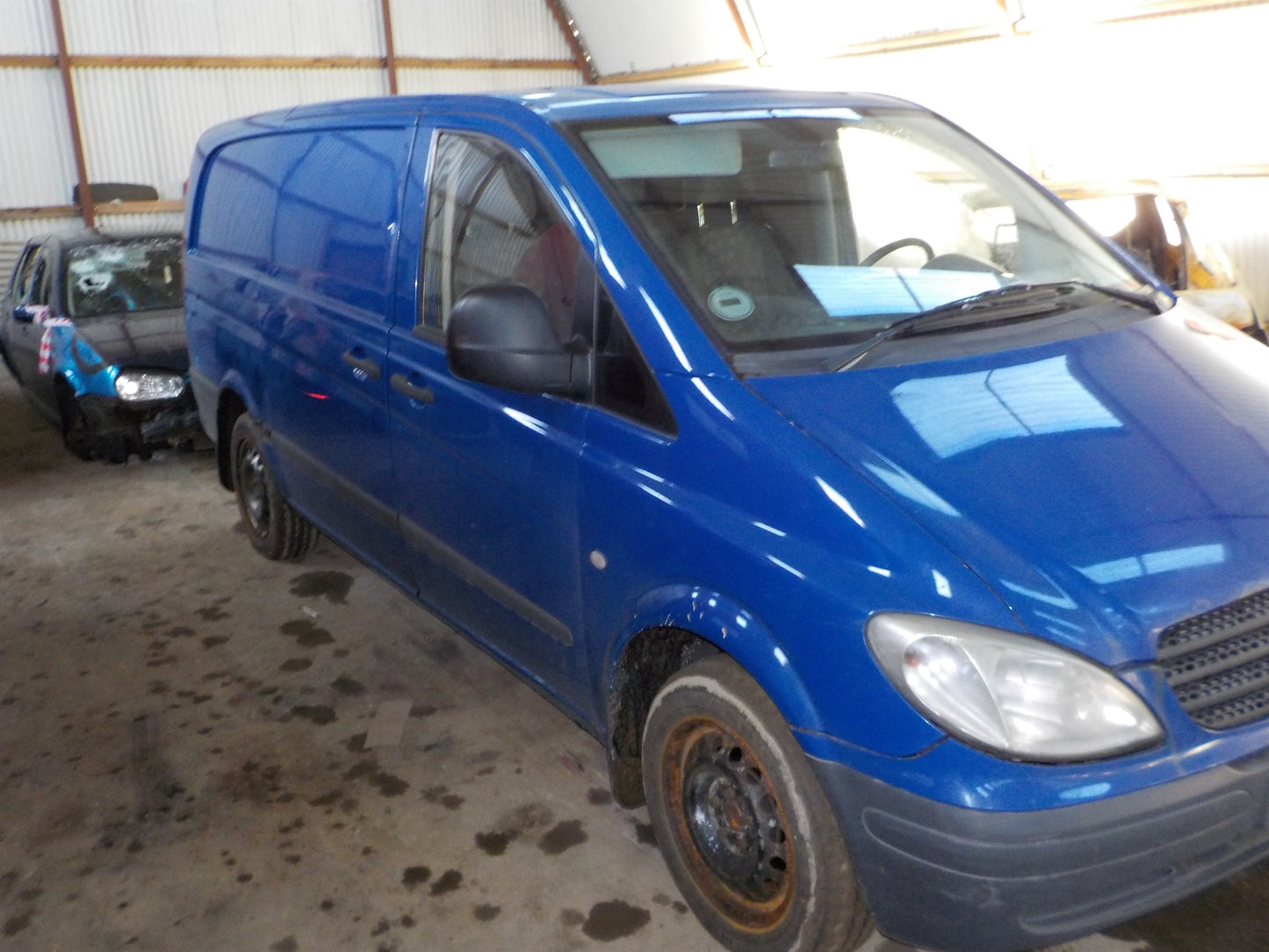 Mercedes VITO W639 Pluk-Selv-Bil Med OEM Nr. Ophugger Fra Mercedes Ophugger