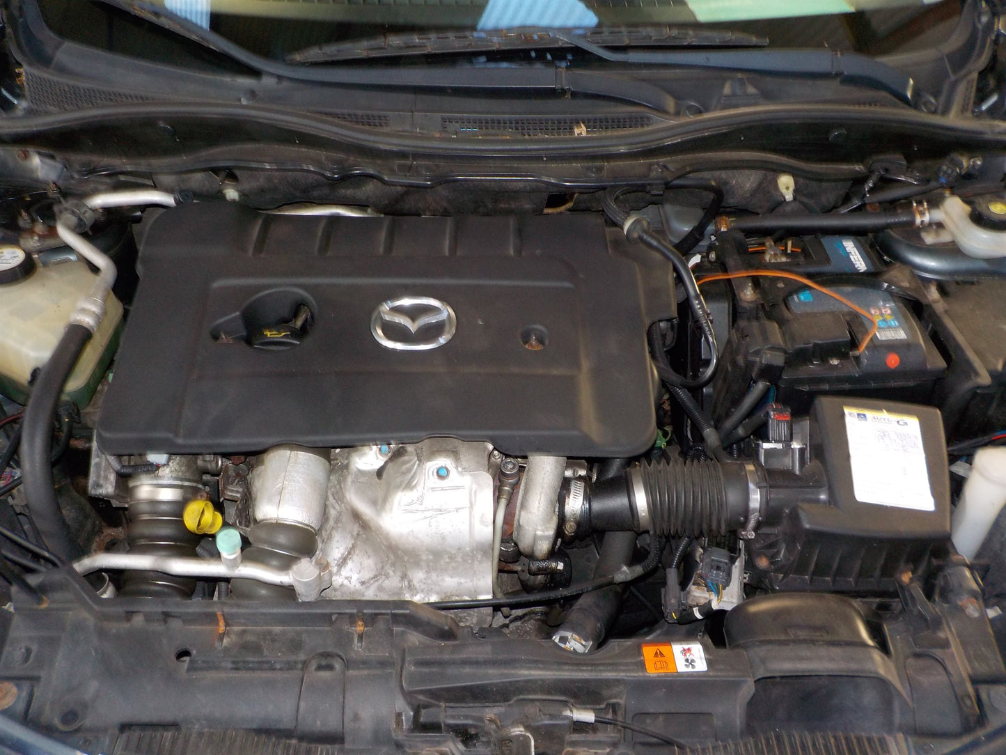 Mazda 2 DE Pluk-Selv-Bil Med OEM Nr. Ophugger Fra Mazda Ophugger