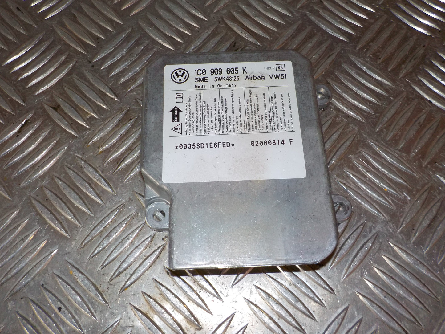 VW Fox 5Z Airbag Elboks Med OEM Nr. 1C0909605K Fra VW Ophugger