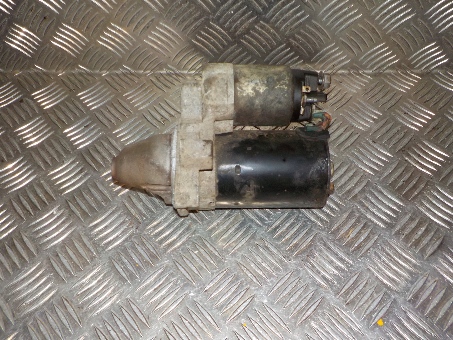 Toyota Aygo Starter Med OEM Nr. 281000Q021 Fra Toyota Ophugger