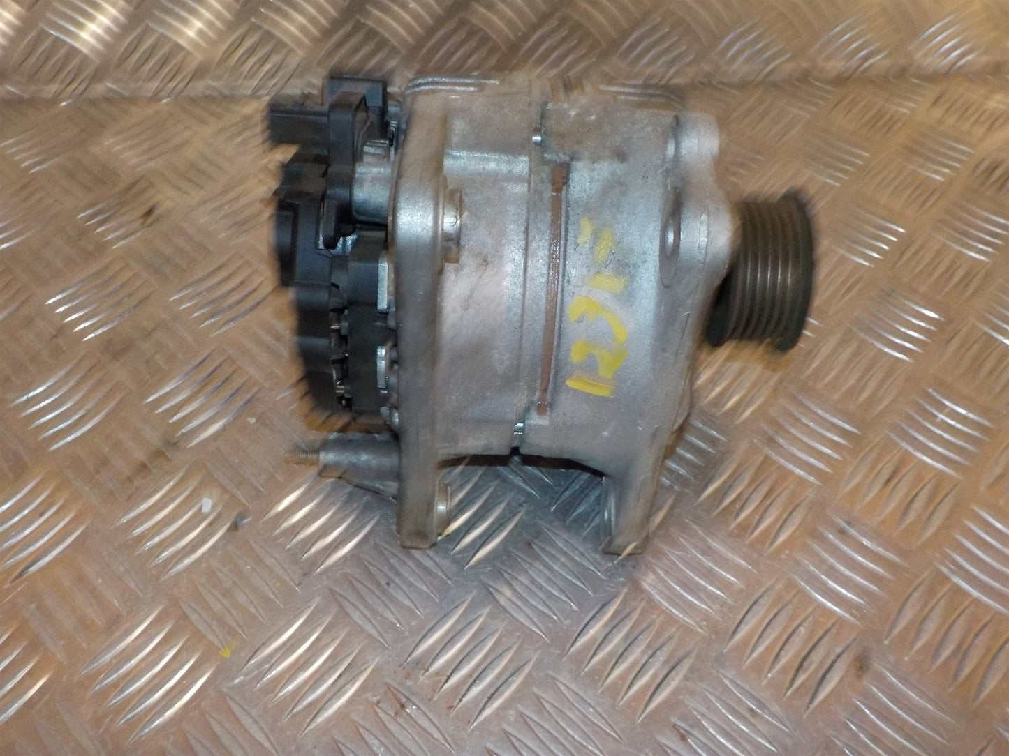 VW Golf 4 1J Generator Med OEM Nr. 06B903018SX Fra VW Ophugger