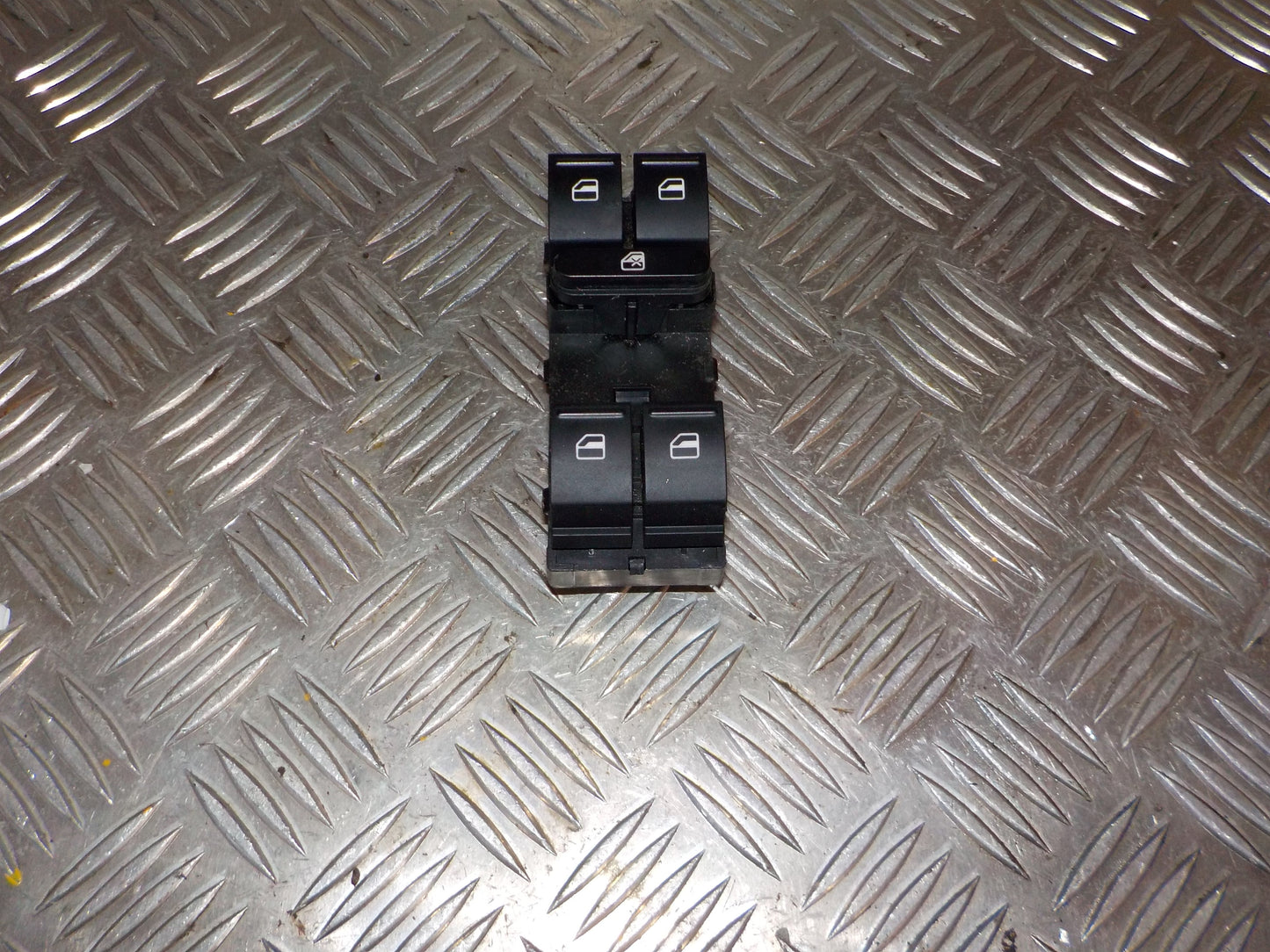 VW Polo 6R Kontakt Rudehejs Med OEM Nr. 1K4959857CREH Fra VW Ophugger