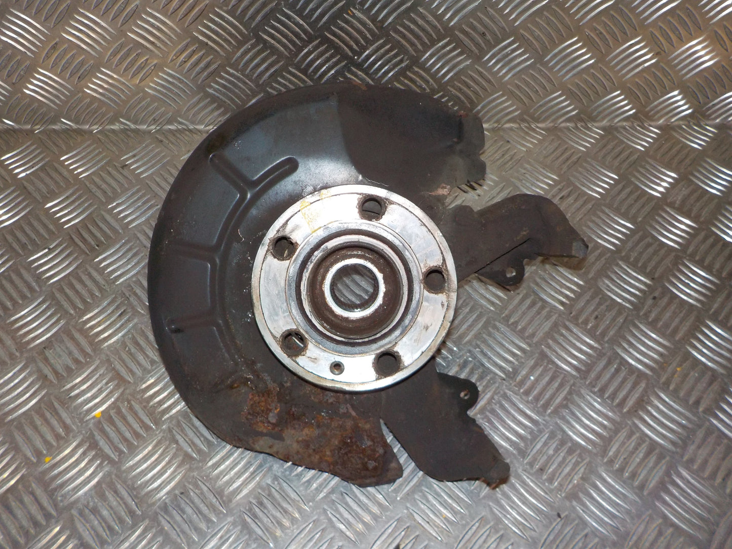 VW Polo 6R Spindel For H Med OEM Nr. 6Q0407256AC Fra VW Ophugger