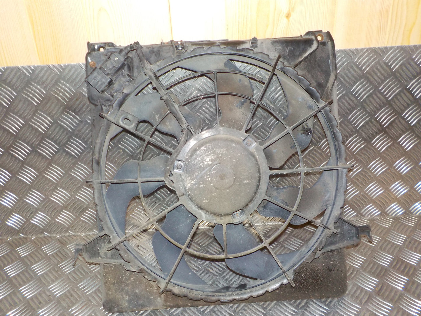 Kia Ceed Kølerblæser El Med OEM Nr. 253801H680 Fra Kia Ophugger