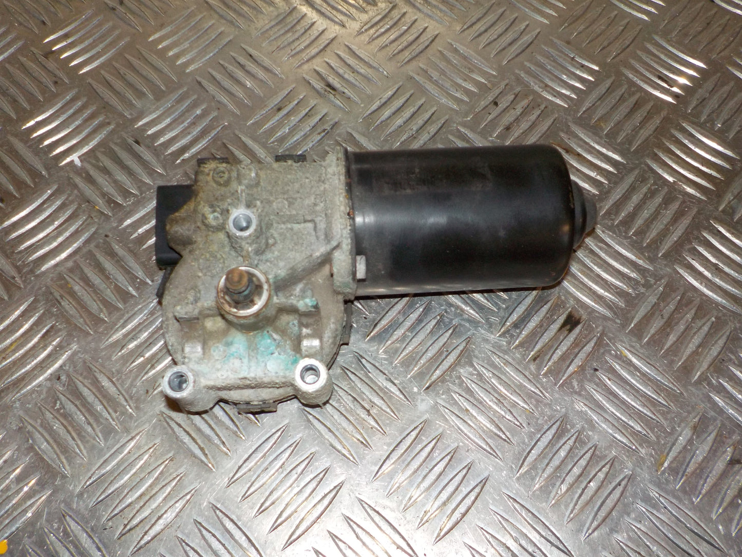 Kia Ceed Viskermotor Med OEM Nr. 981101H000 Fra Kia Ophugger