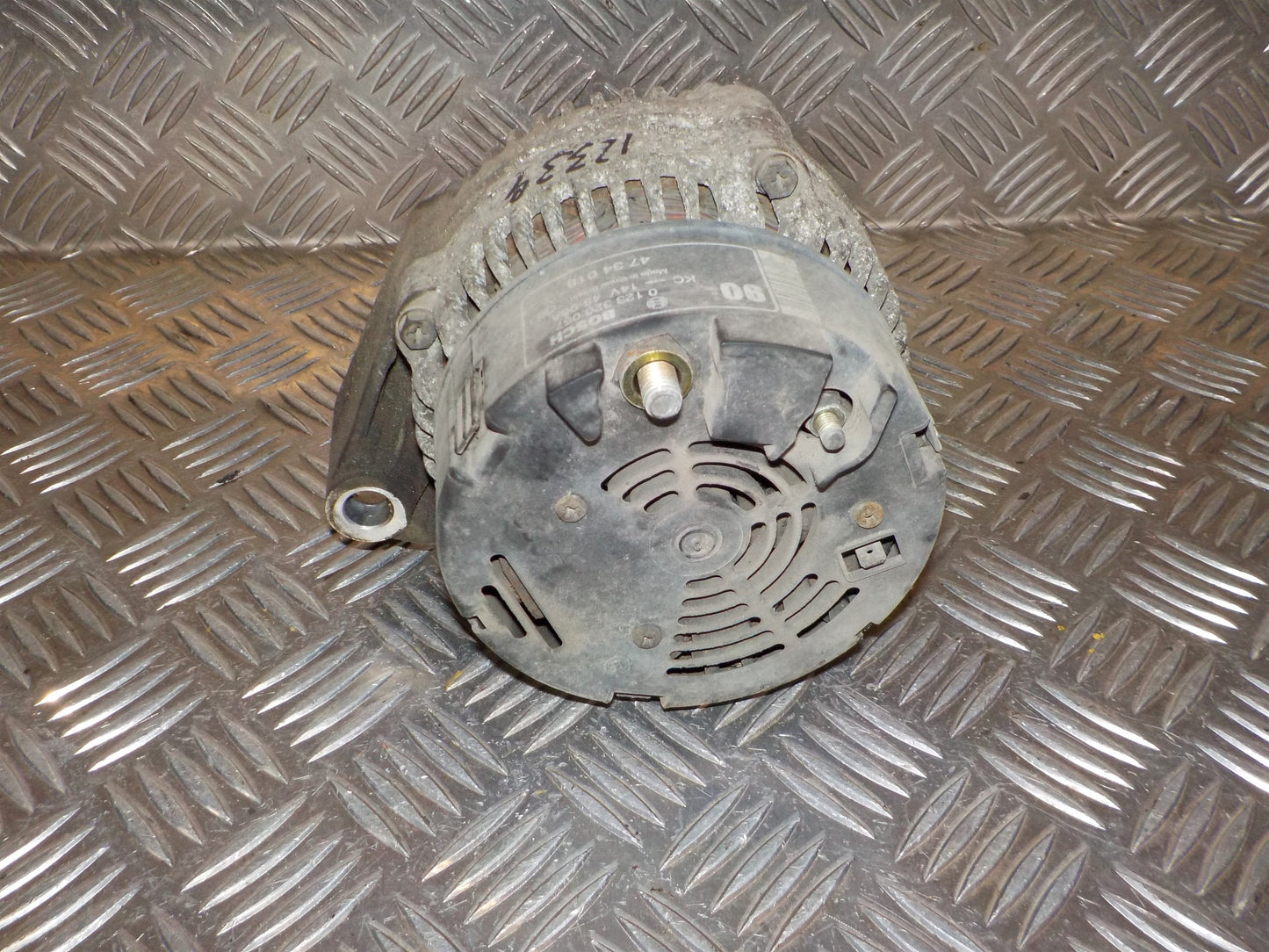 Saab 9‑3 Generator Med OEM Nr. 0123320057 Fra Saab Ophugger