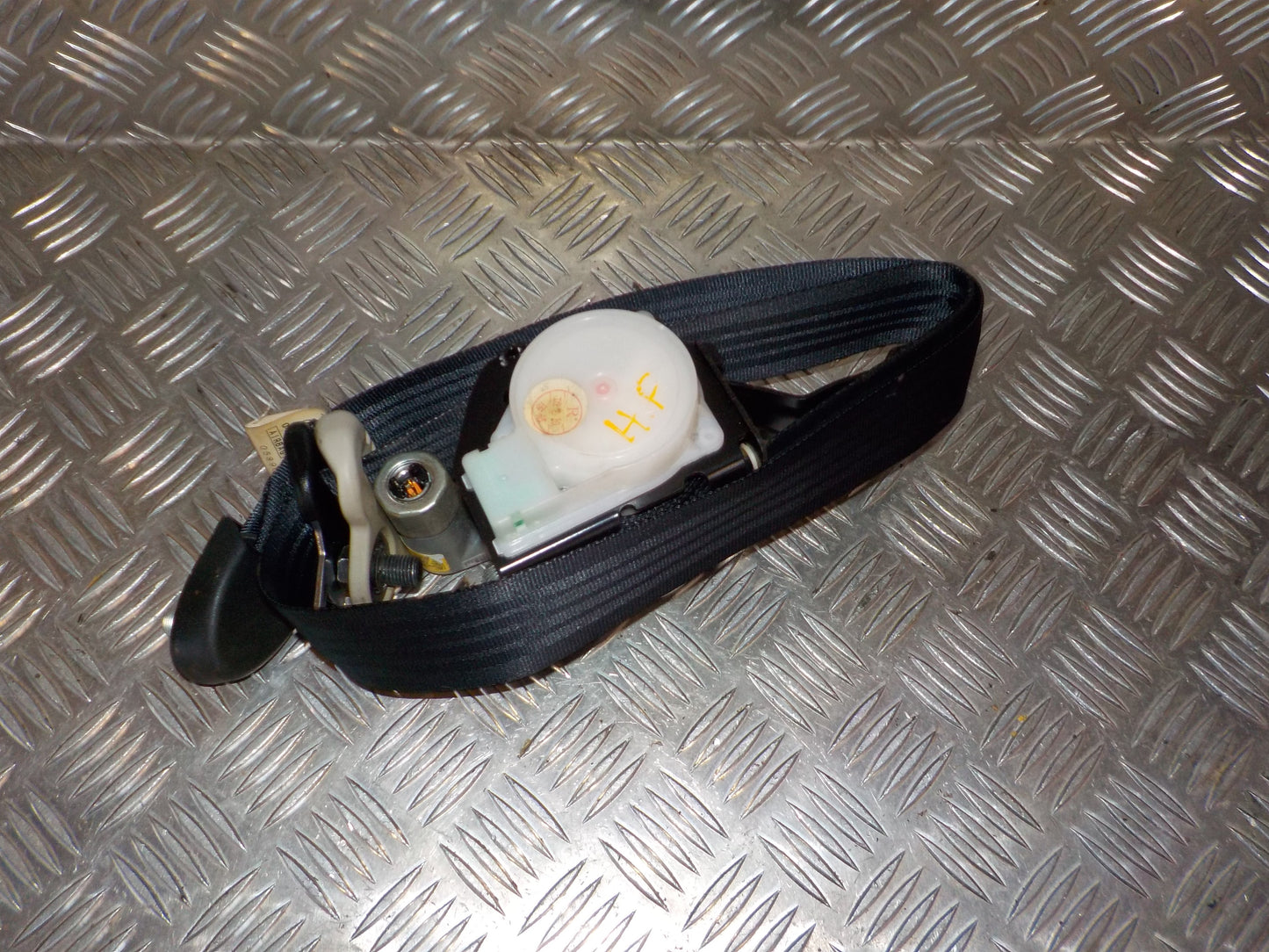 Mazda 2 De Sikkerhedsseler For Med OEM Nr. 0589627 Fra Mazda Ophugger