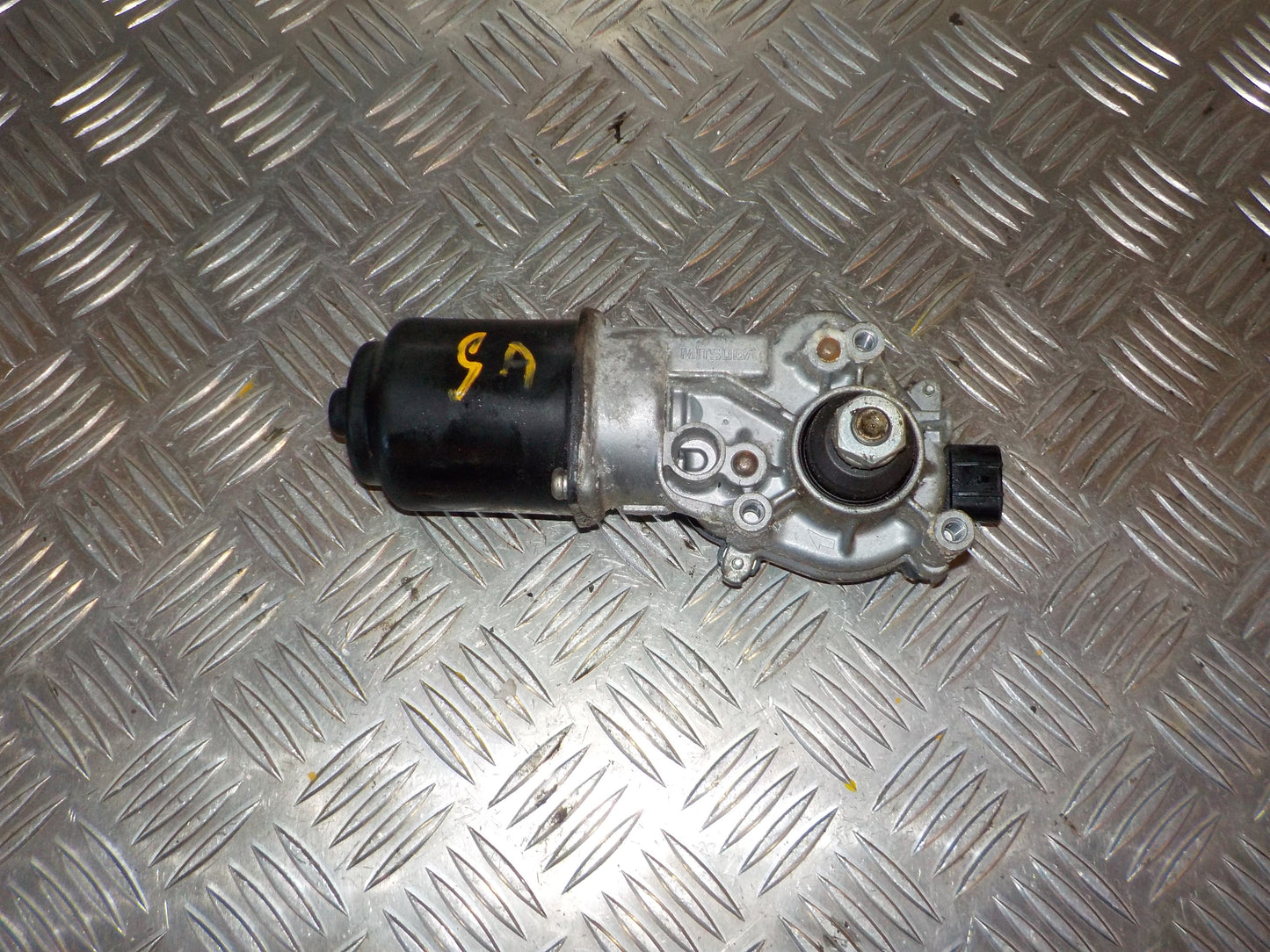 Mazda 2 DE Viskermotor Med OEM Nr. DF71093 Fra Mazda Ophugger