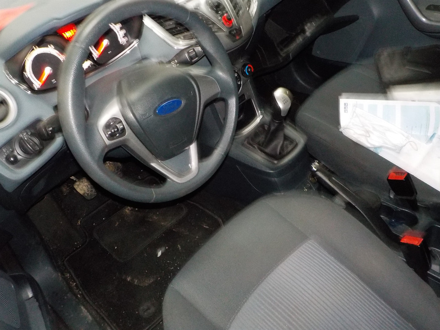 Ford Fiesta 7 Pluk-Selv-Bil Med OEM Nr. Ophugger Fra Ford Ophugger