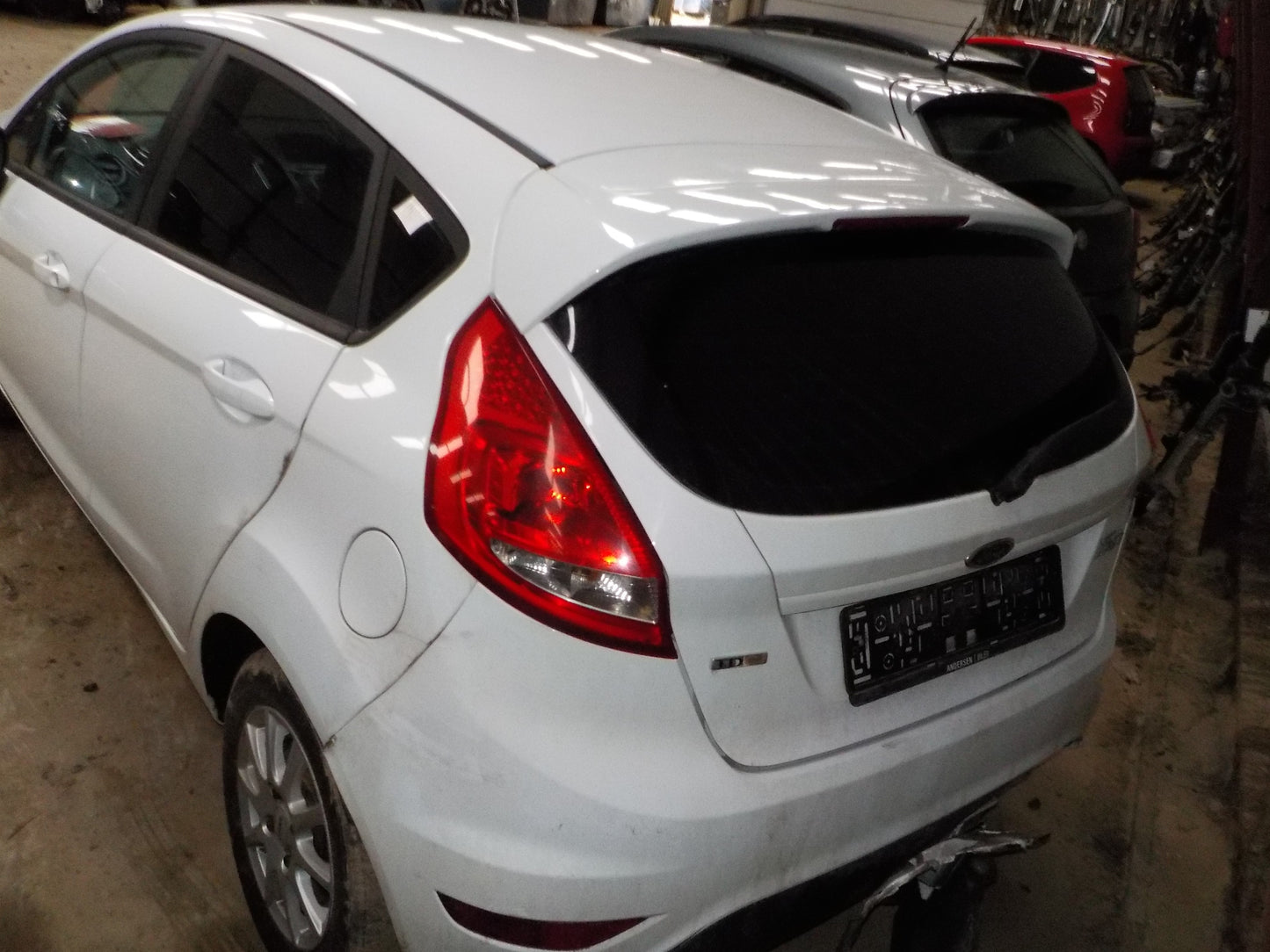 Ford Fiesta 7 Pluk-Selv-Bil Med OEM Nr. Ophugger Fra Ford Ophugger